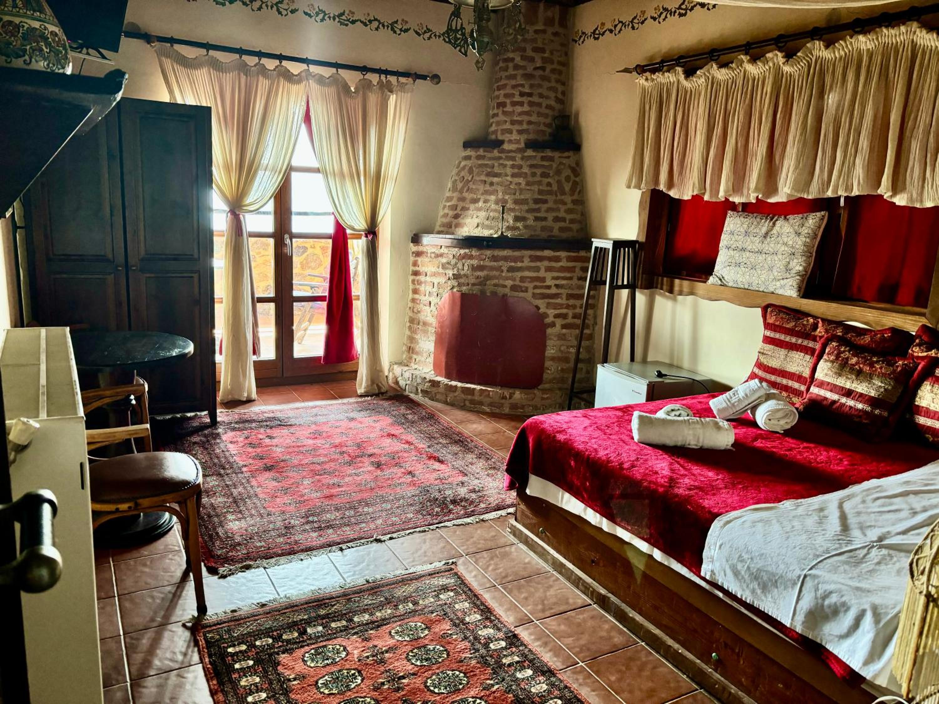 Double Room with City View and Fireplace