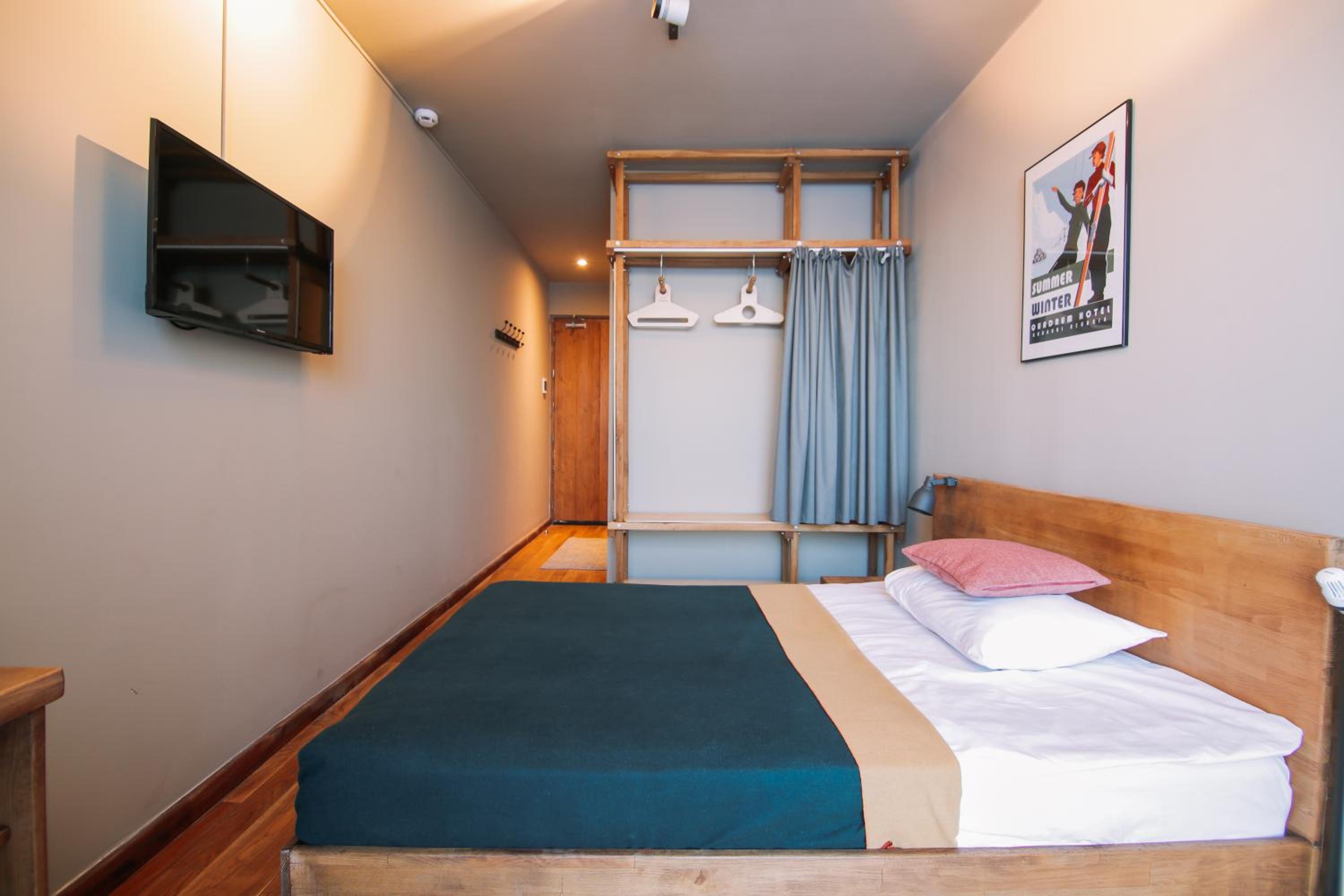Double Room - Photo 5