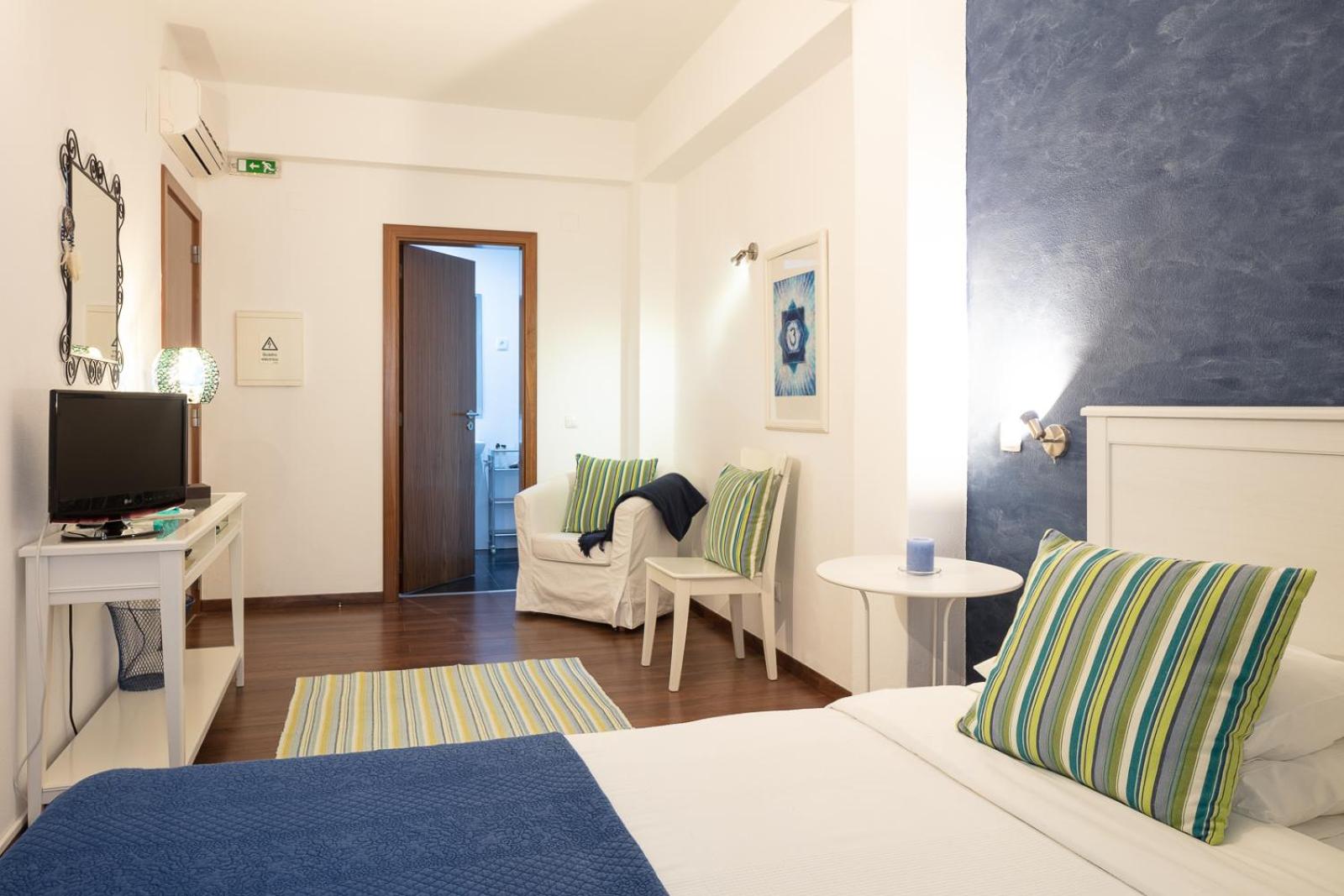 Standard Double Room - Photo 5
