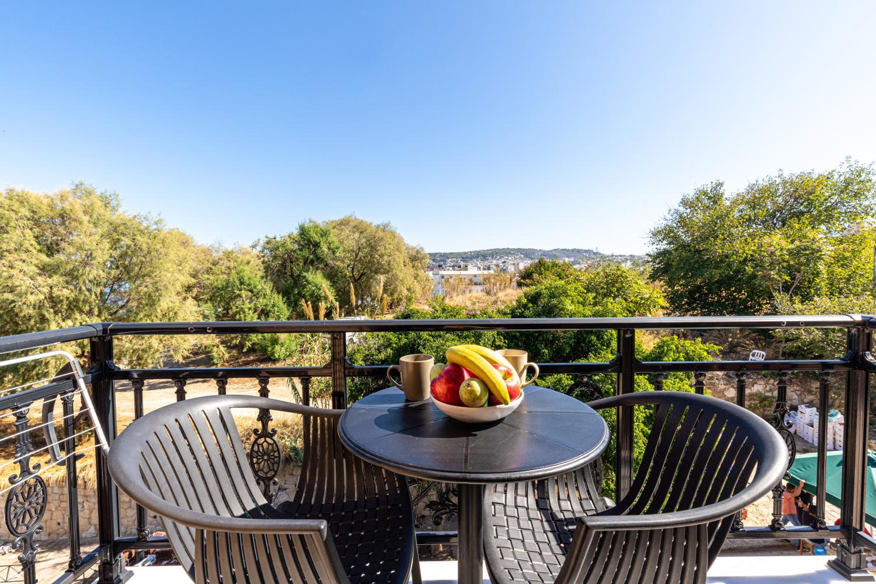 Superior Studio with Balcony and City View - Photo 5