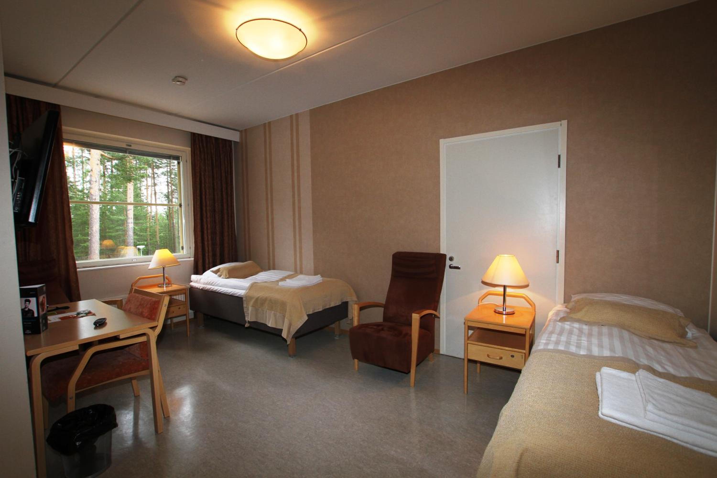 Standard Twin Room - Photo 3