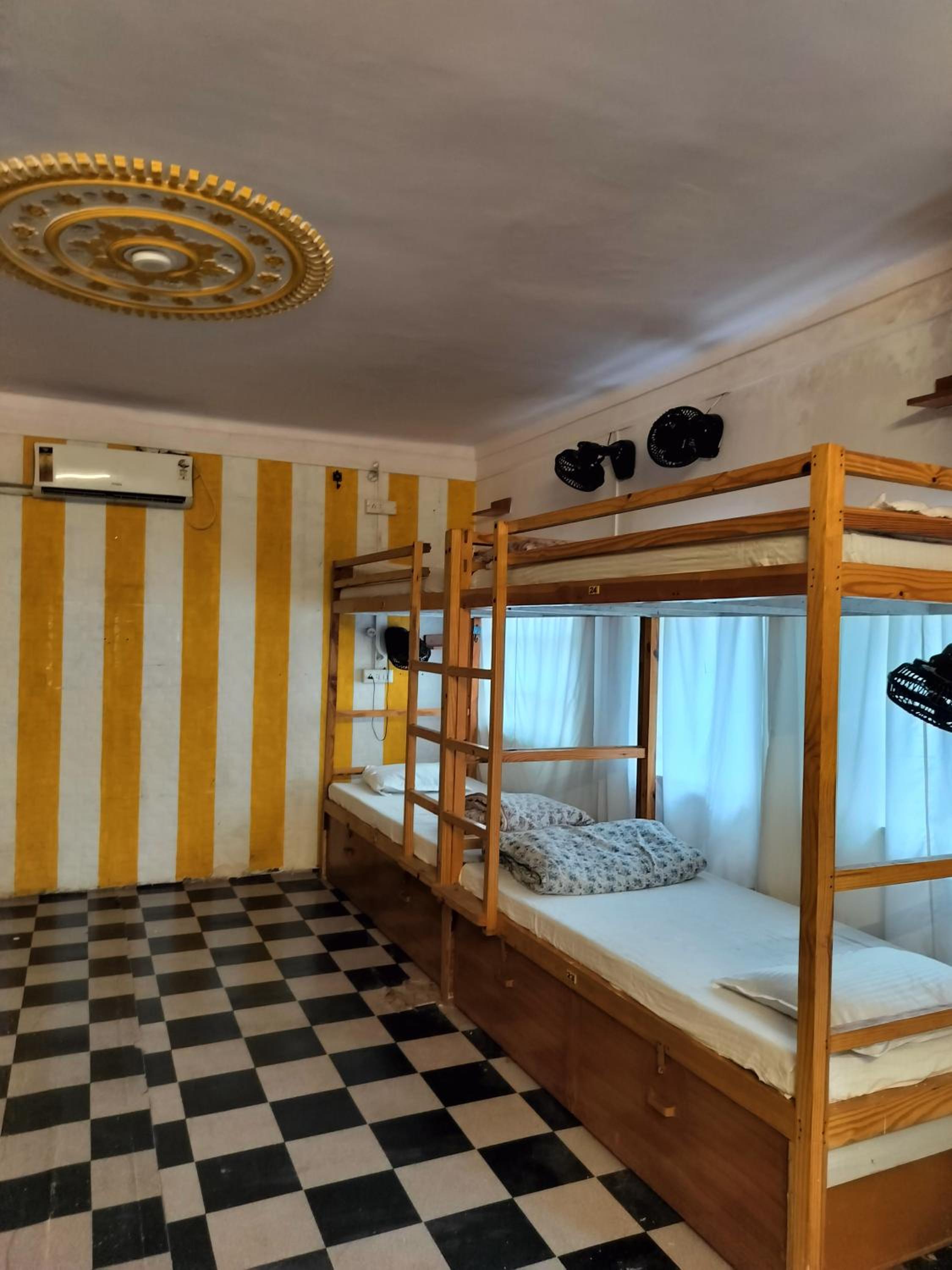 Bed In 4-Bed Mixed Dormitory Room photo 2