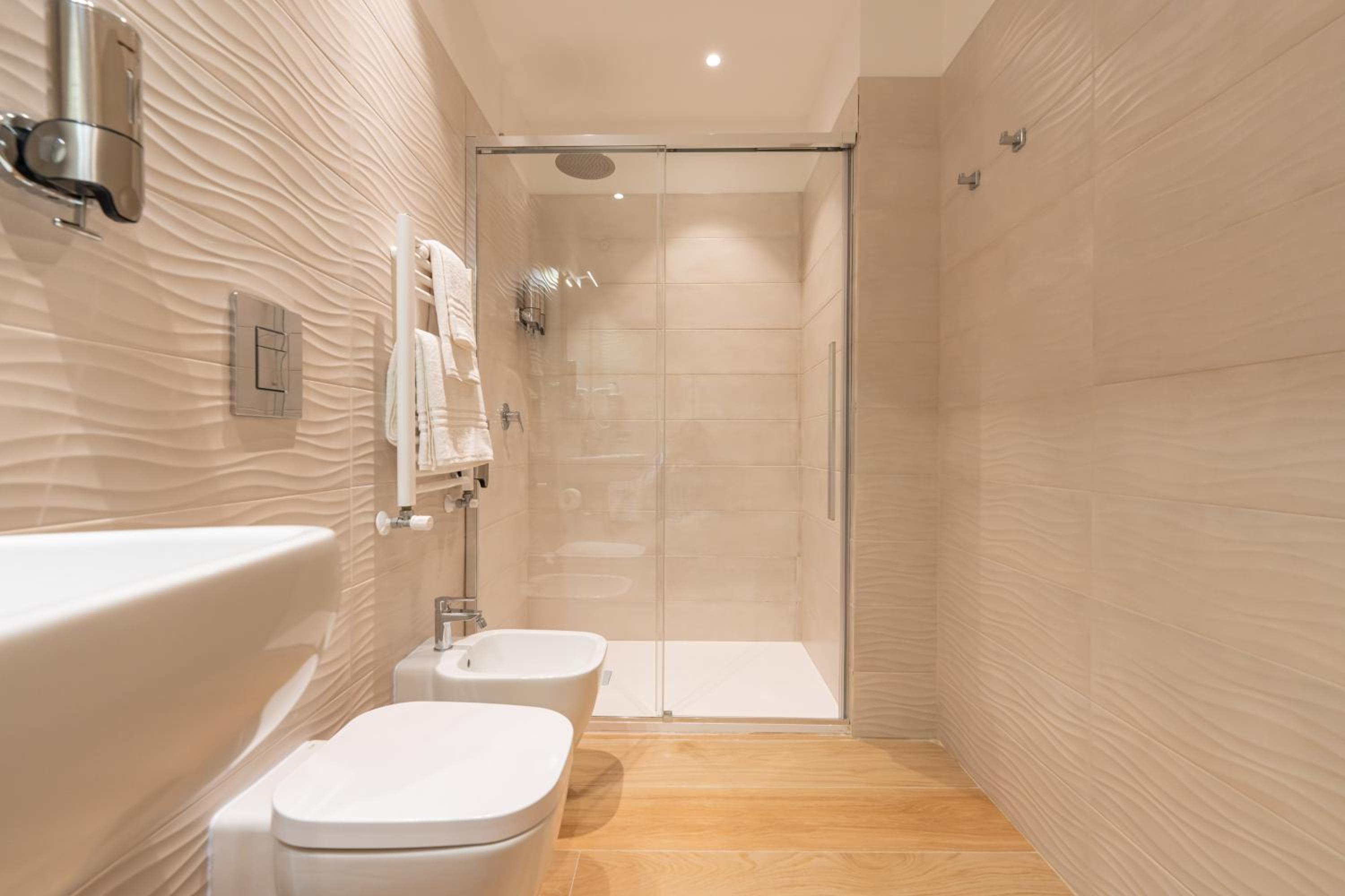 Double Room with Private Bathroom photo 2