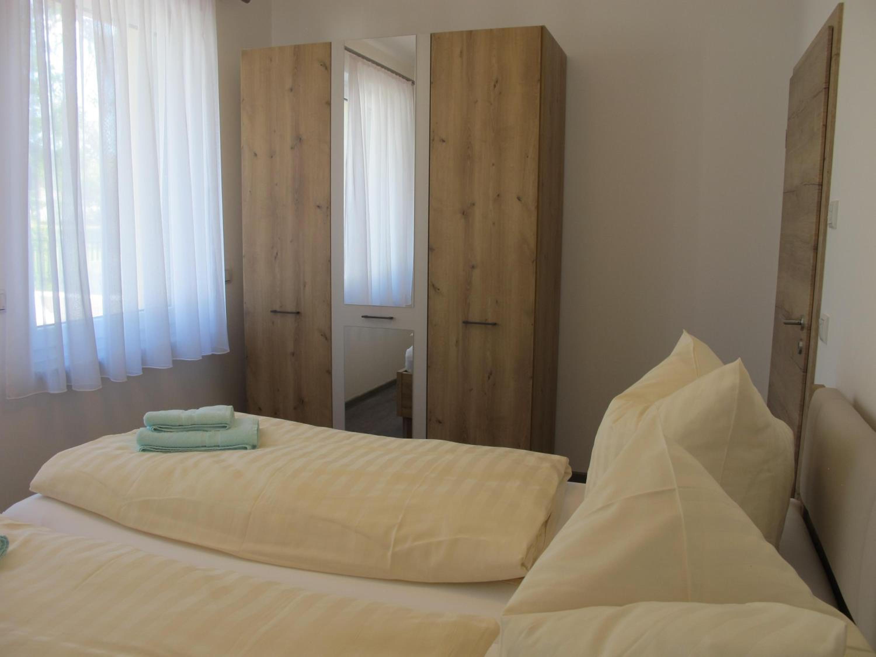 Two-Bedroom Apartment with Shower  photo 1