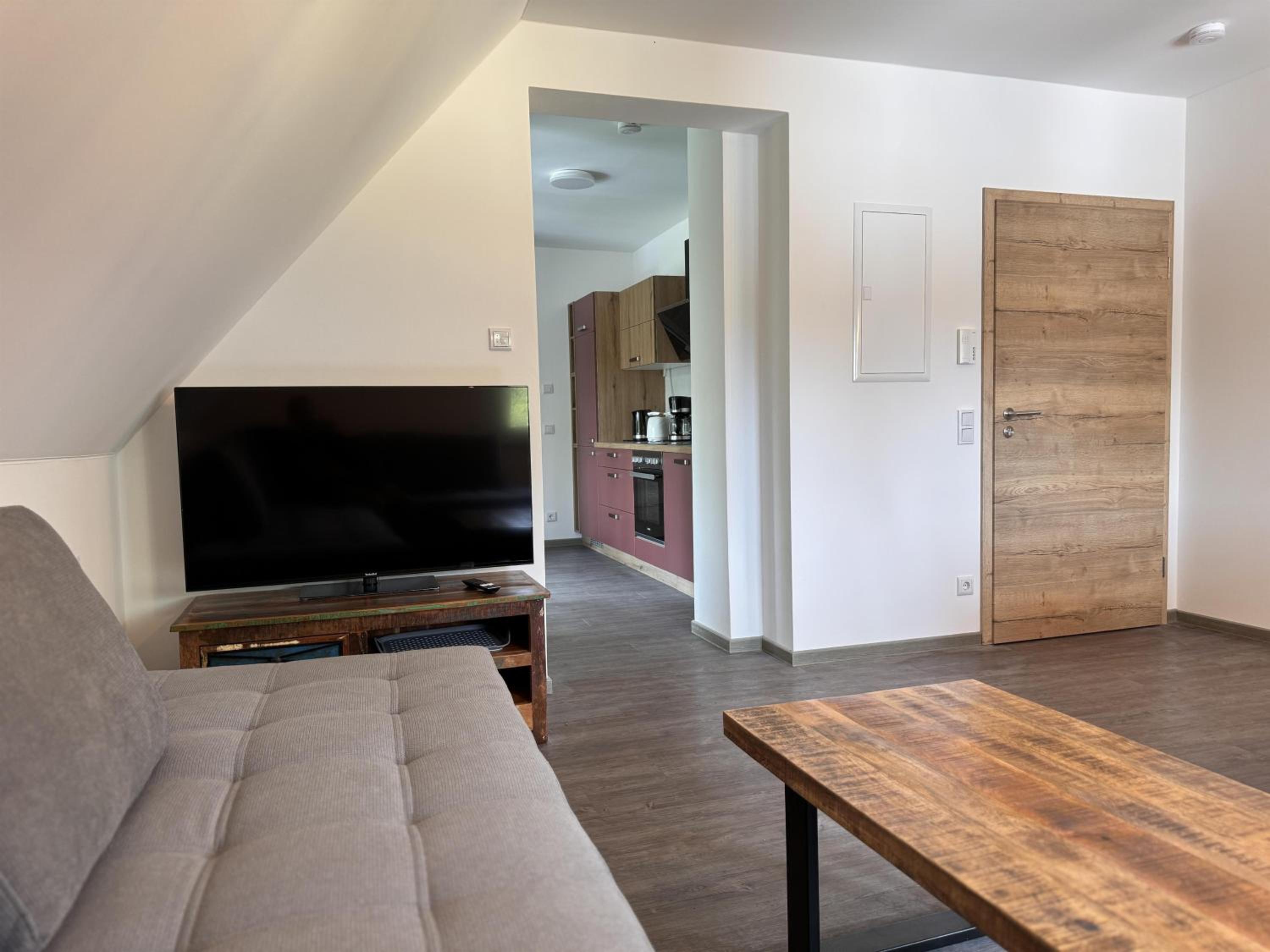 One-Bedroom Apartment with Shower photo 2