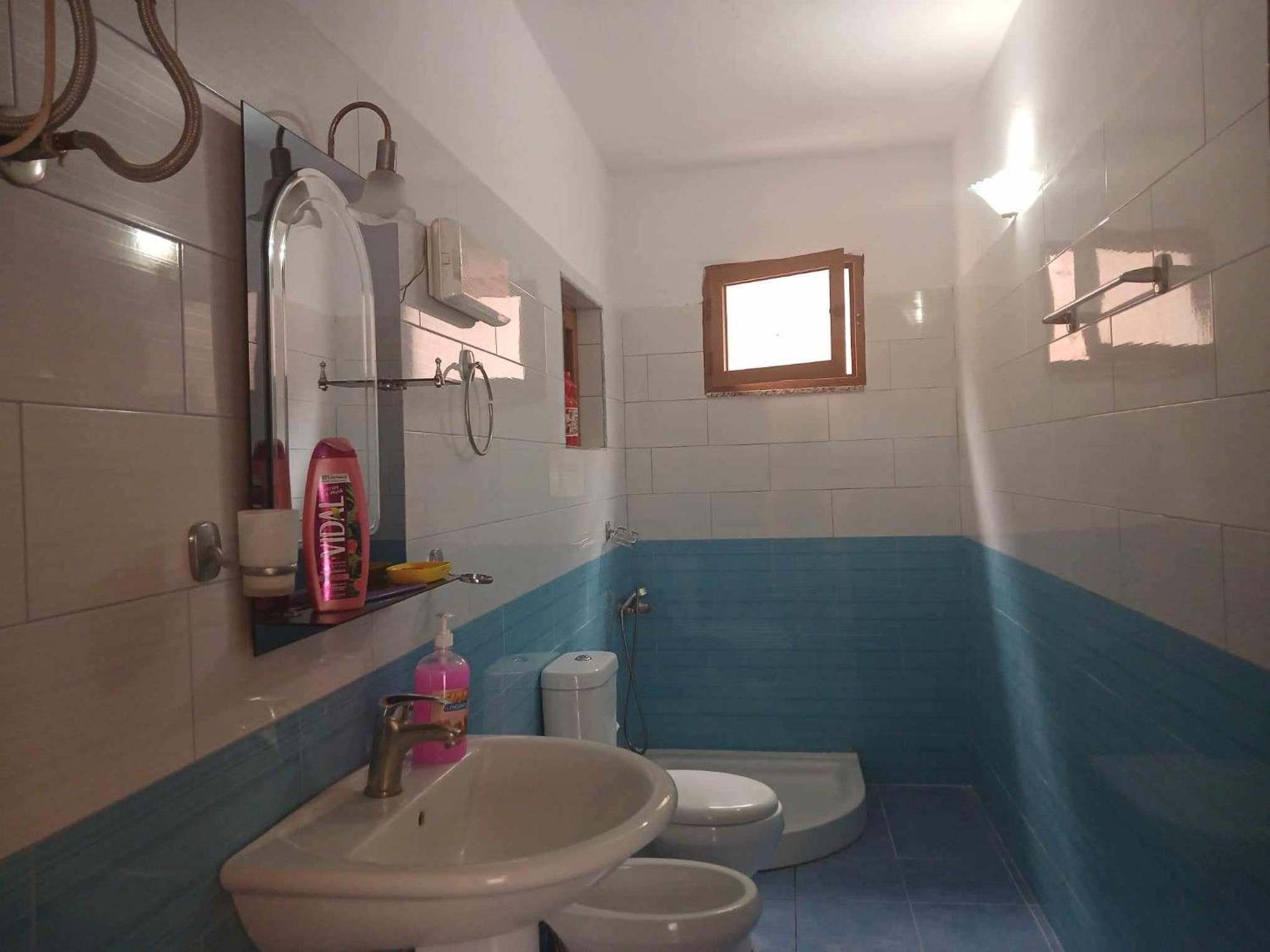 Single Room with Bathroom photo 1
