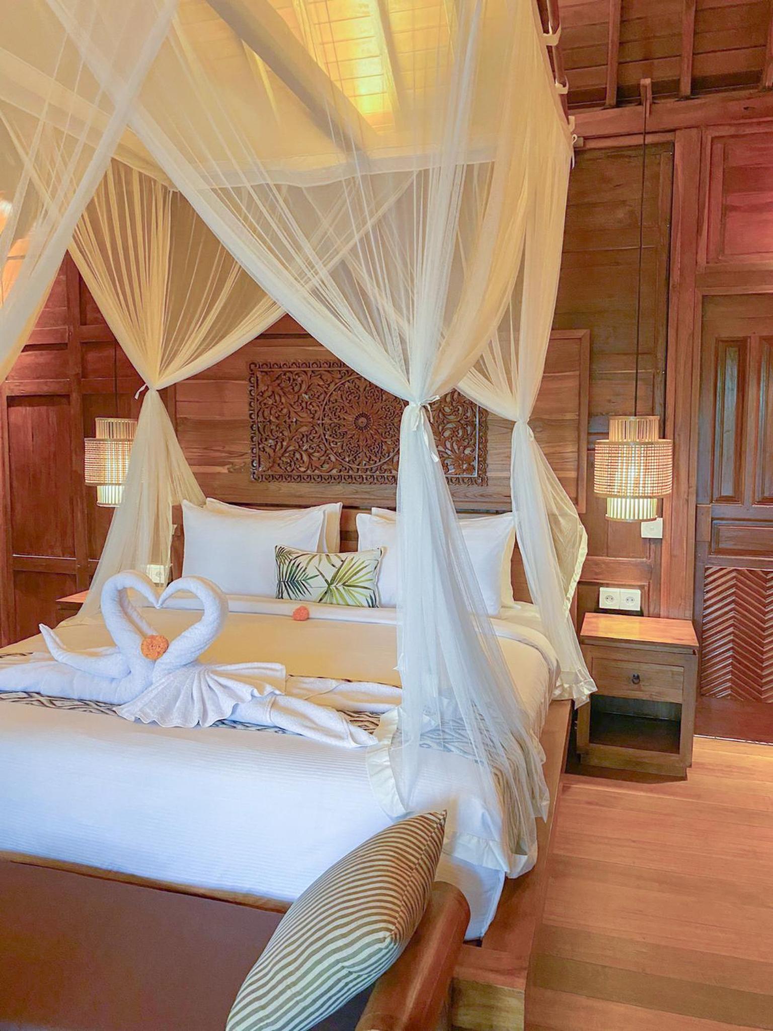 Villa with Private Pool - Photo 3