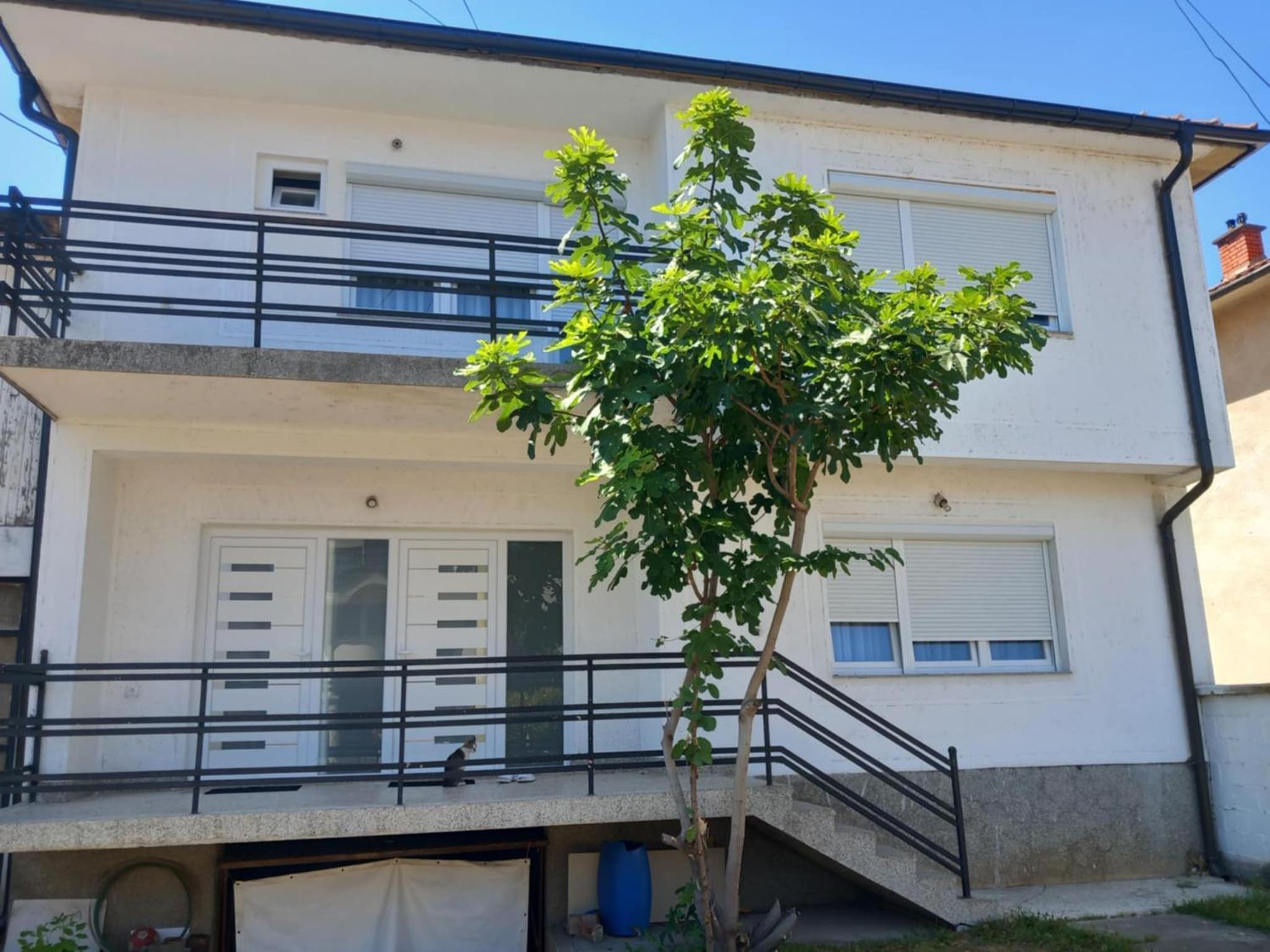 Three-Bedroom Apartment with Balcony