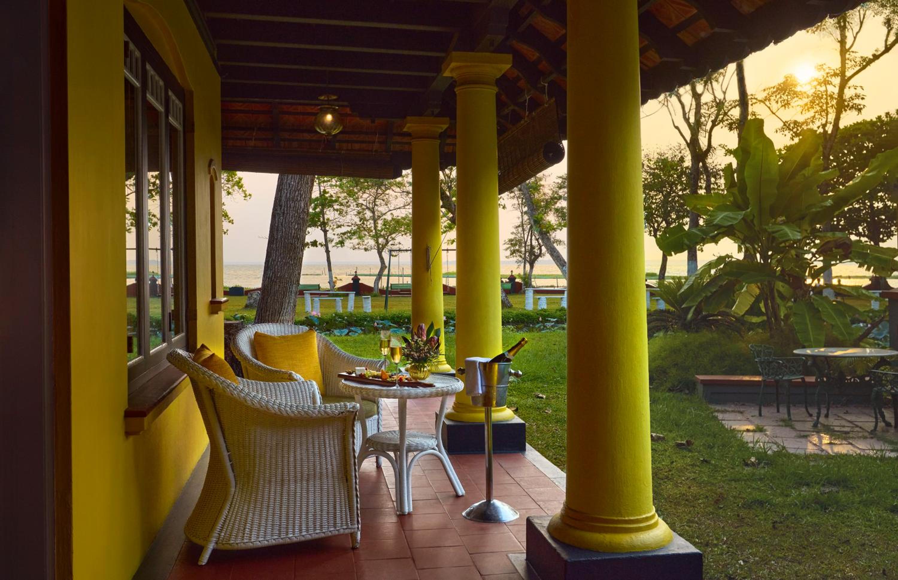 Luxury Villa Lotus Garden View King Bed - Photo 3