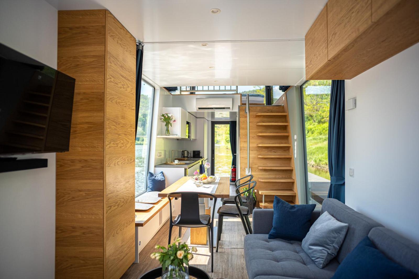 Mobile Home photo 1