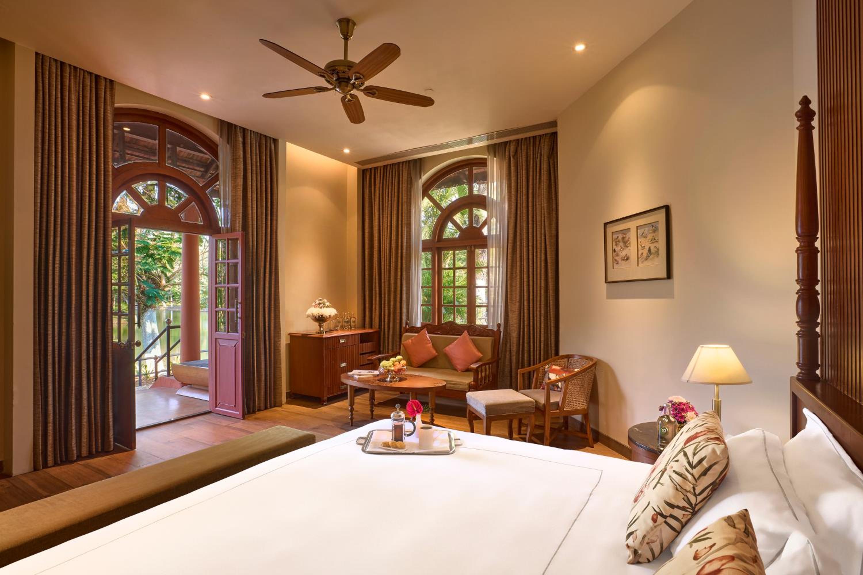 Heritage Room Lagoon/pool View King Bed - Photo 3