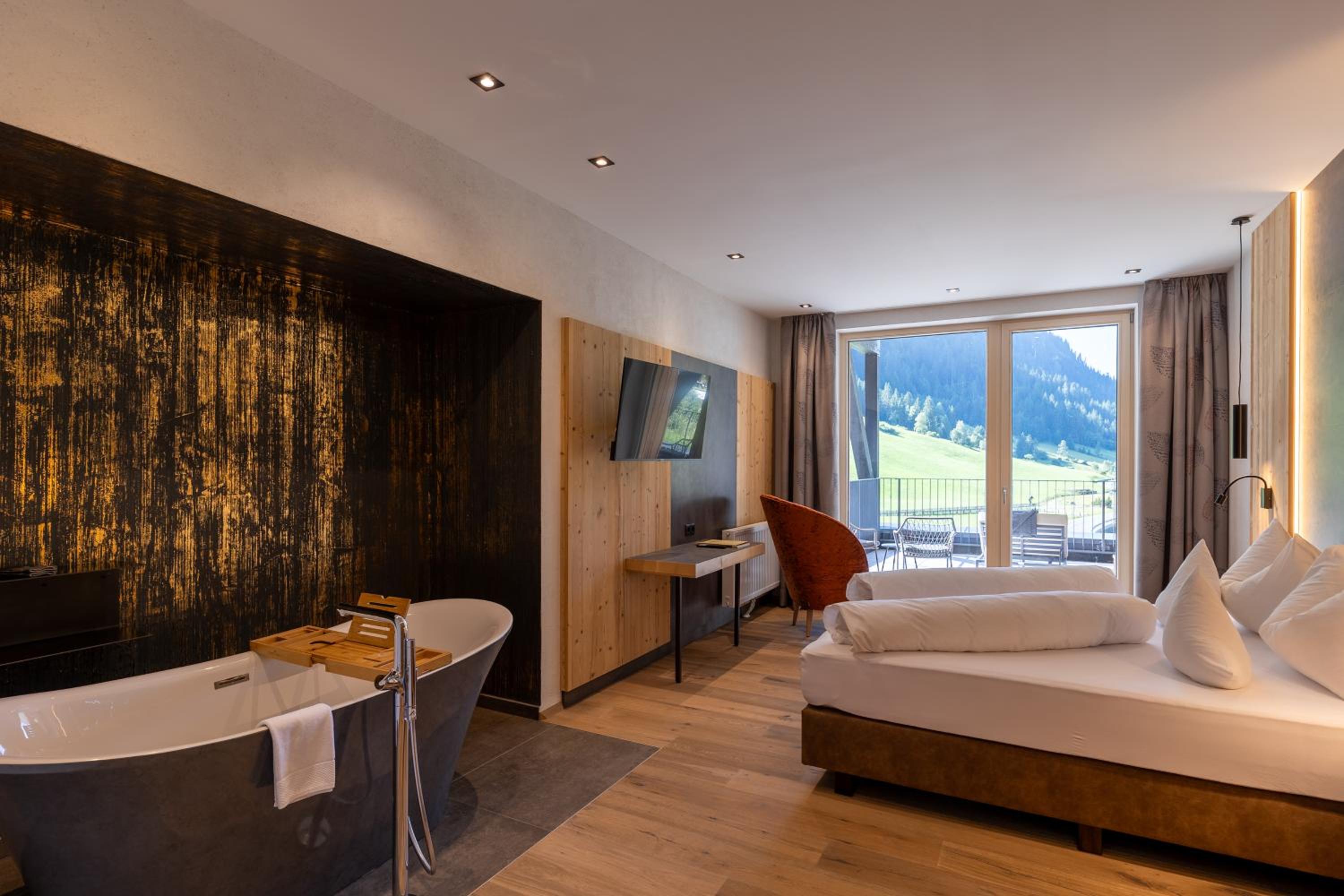Deluxe Double Room with Bath
