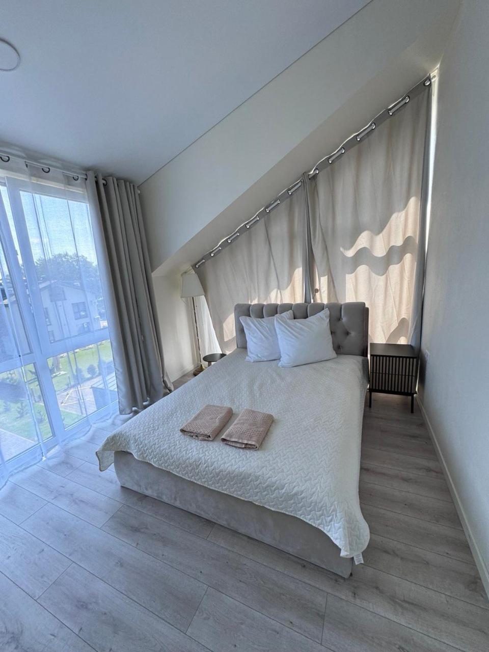 Apartment - Split Level photo 2
