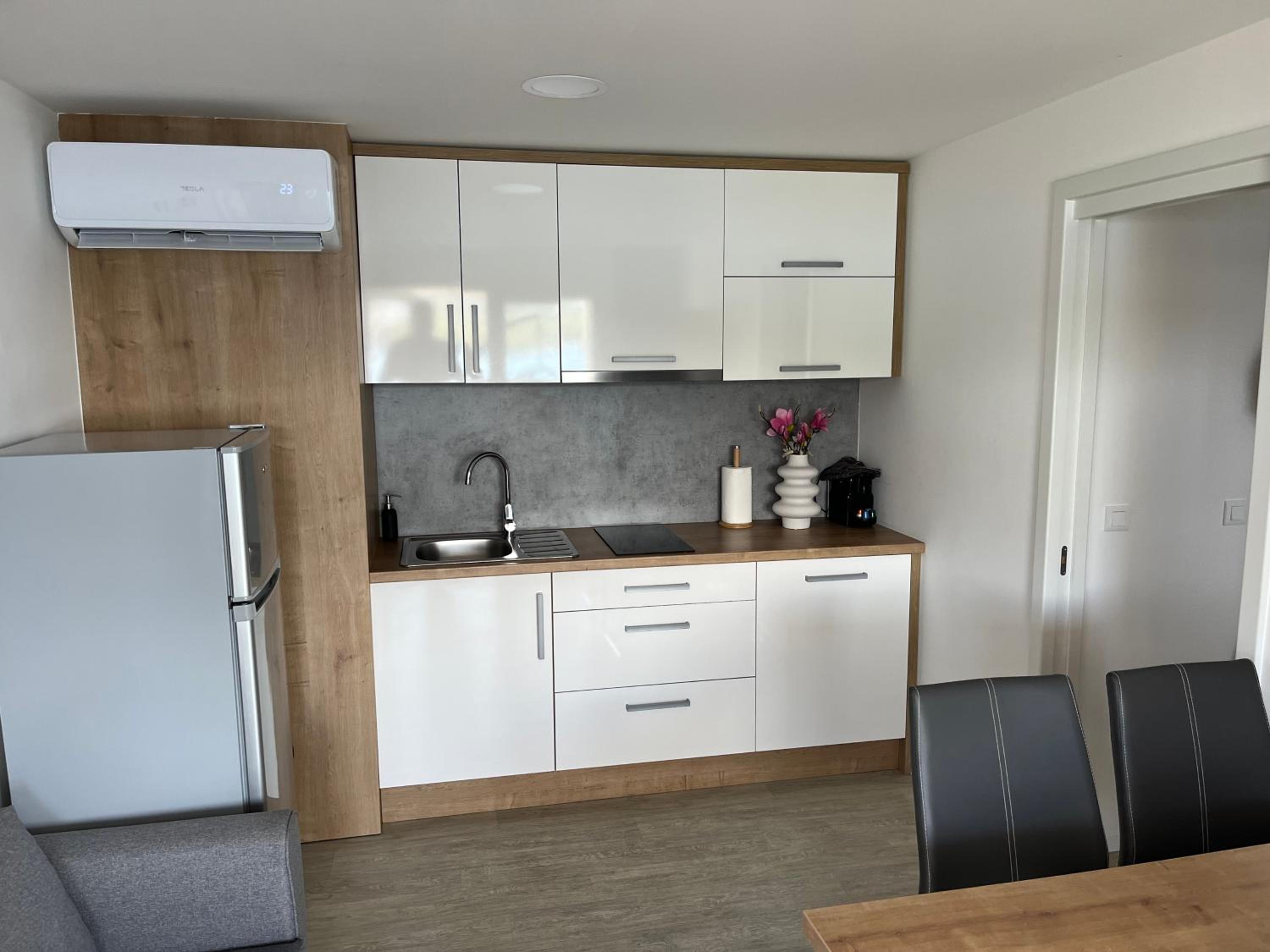 Two-Bedroom House photo 2