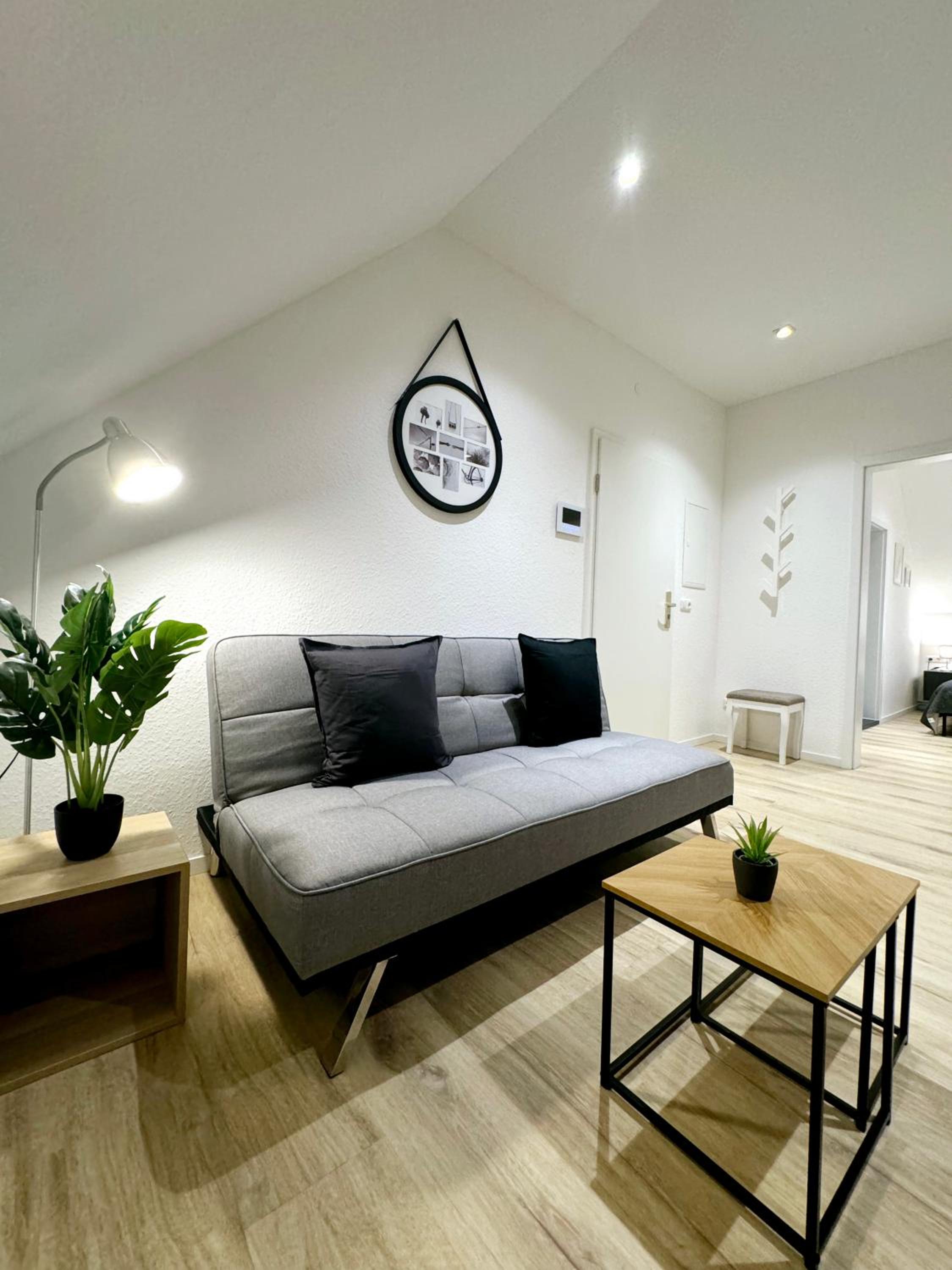 One-Bedroom Apartment photo 1