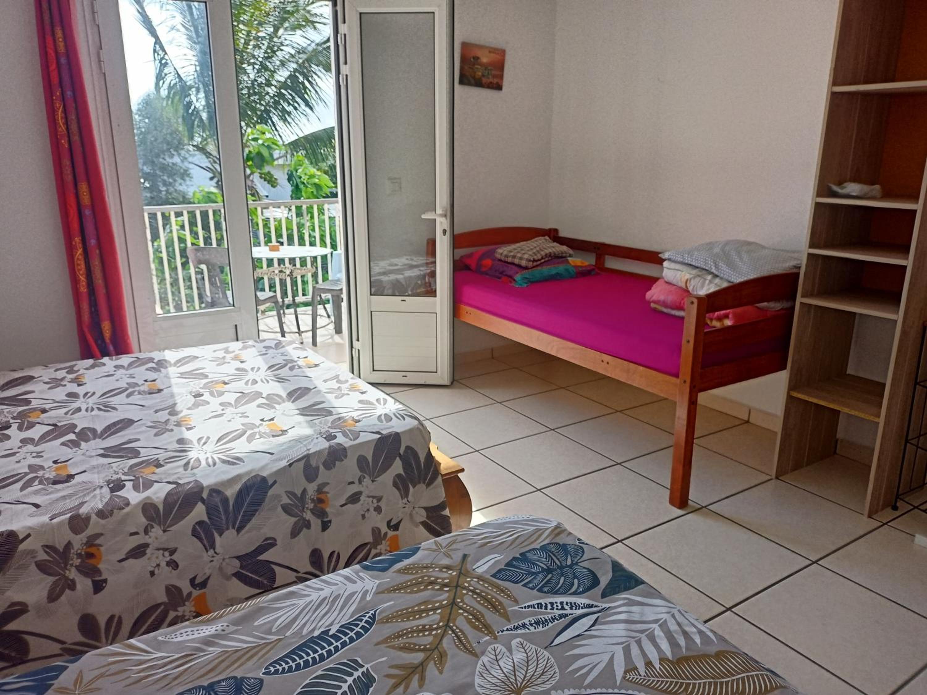 Family Room - Photo 5