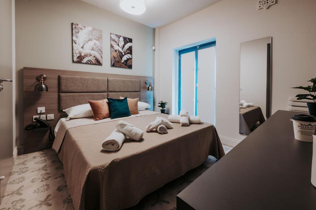 Double Room with Balcony and Sea View