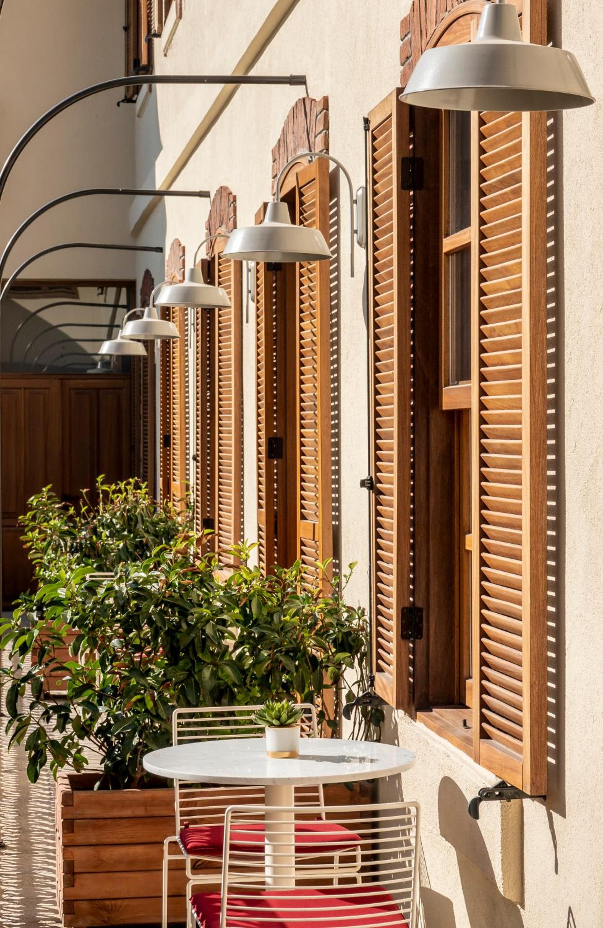 Suite with Balcony thumbnail 6