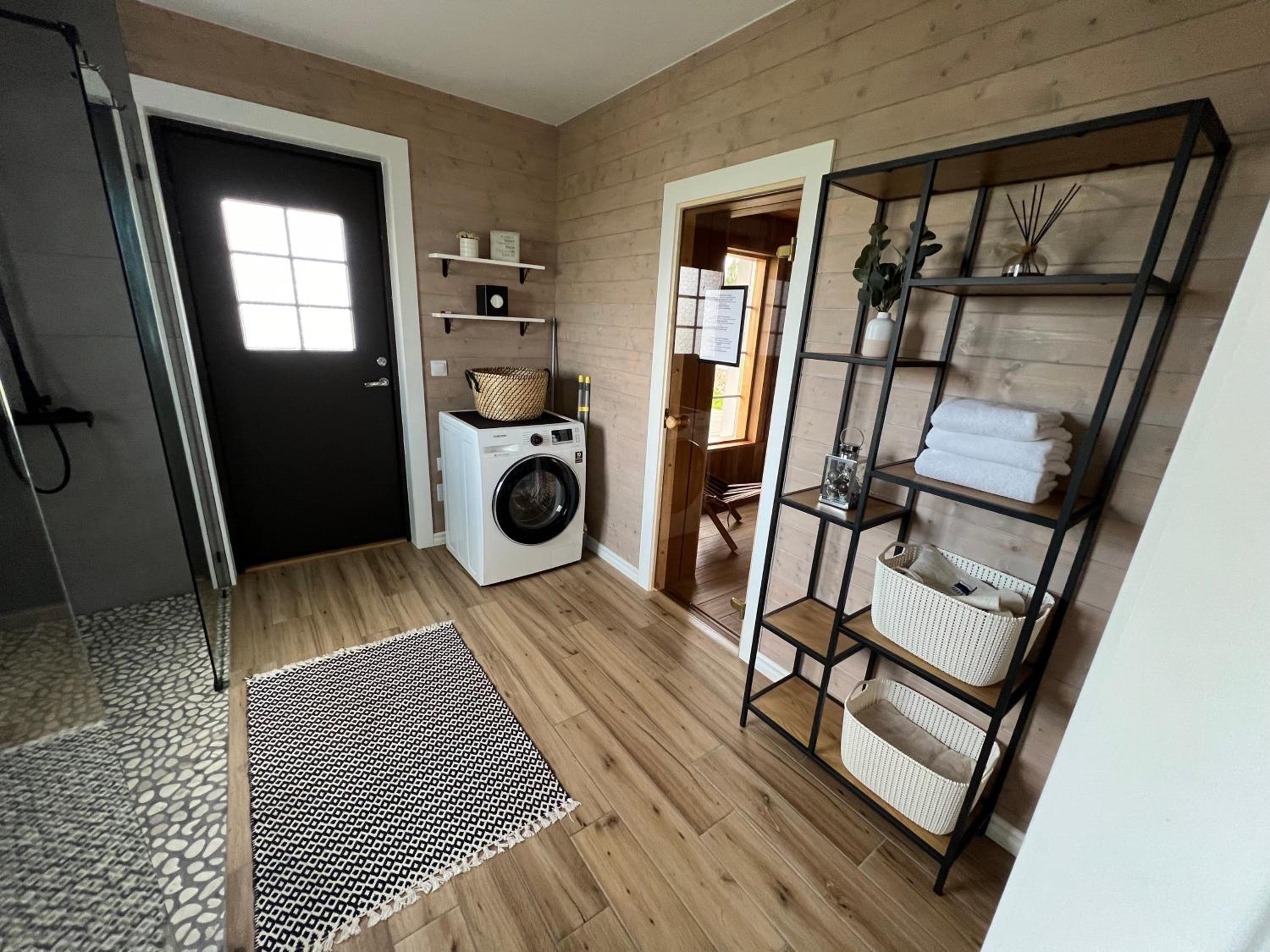 Three-Bedroom House photo 3