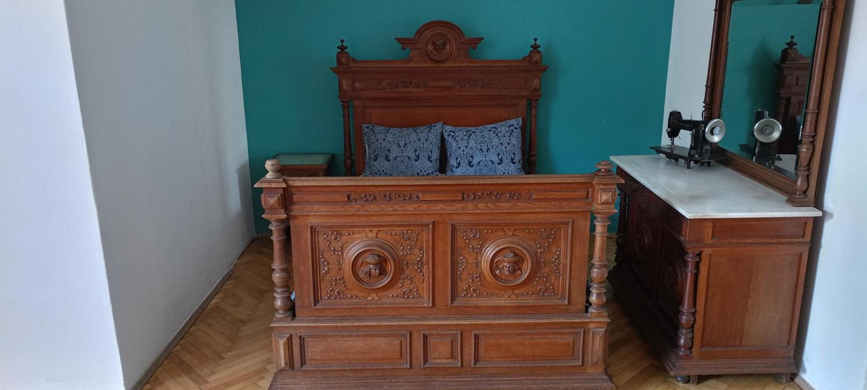 Two-Bedroom Suite - Photo 8