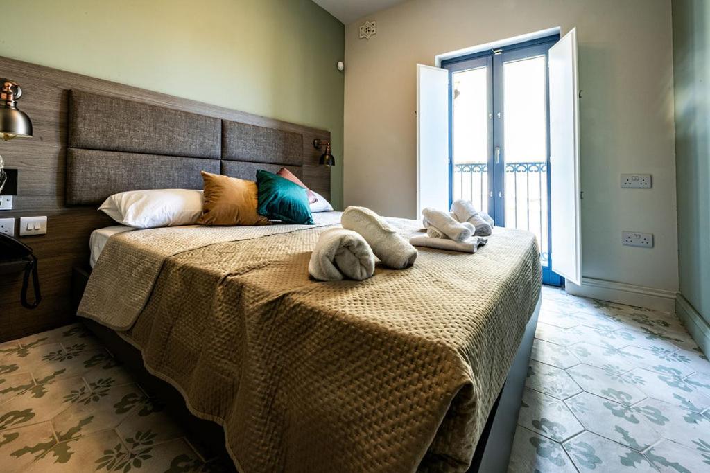 Double Room with Balcony and Sea View