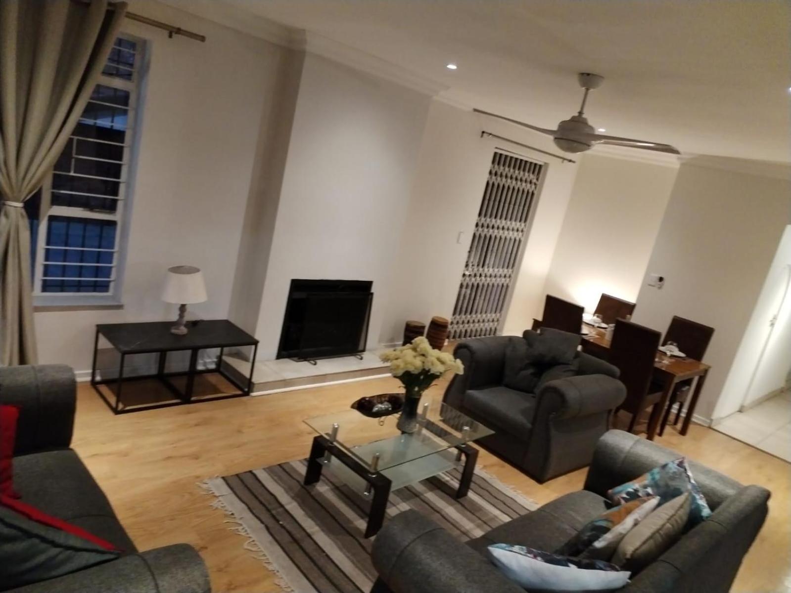Deluxe King Suite photo 2