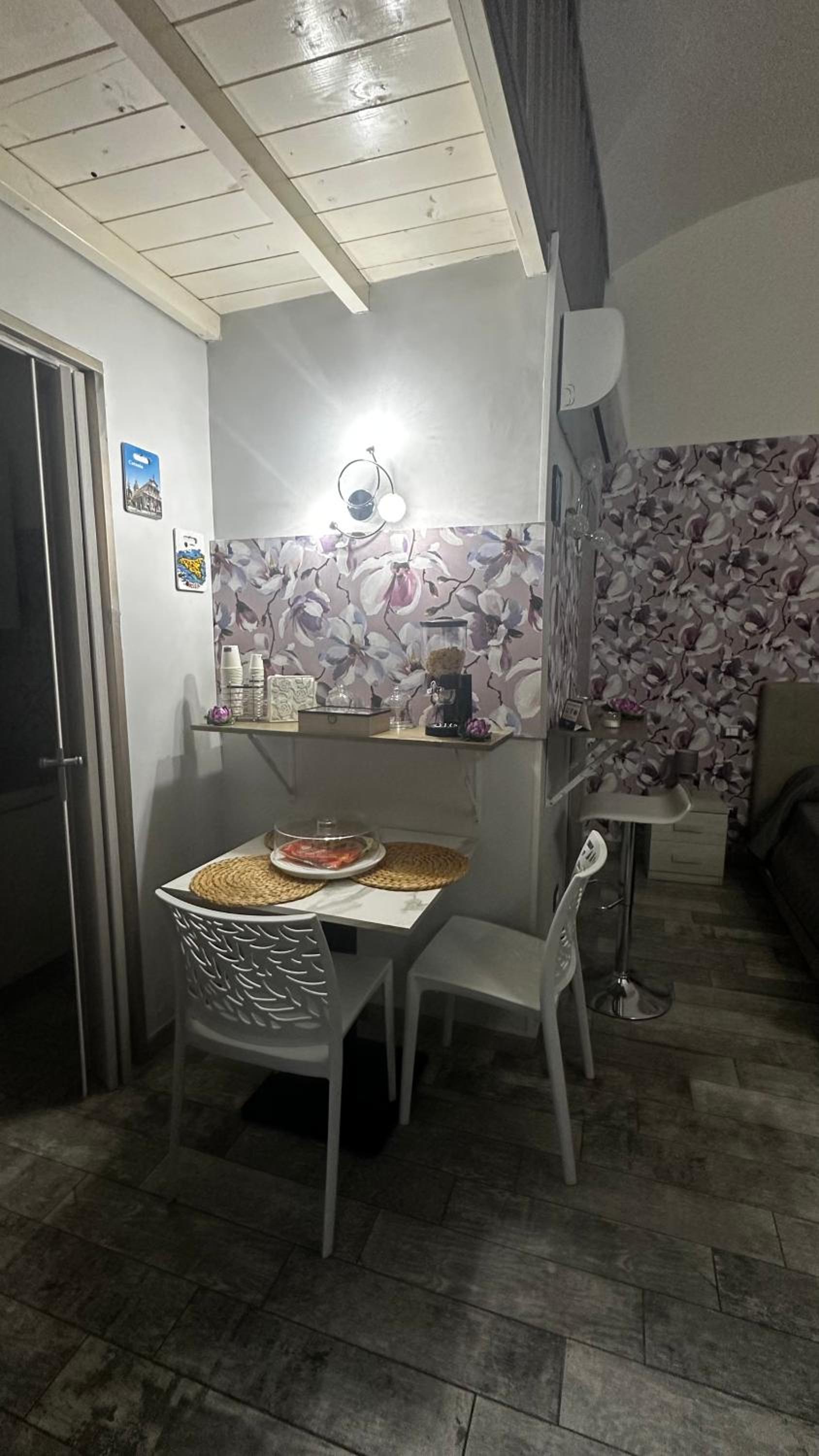 One-Bedroom Apartment - Photo 11