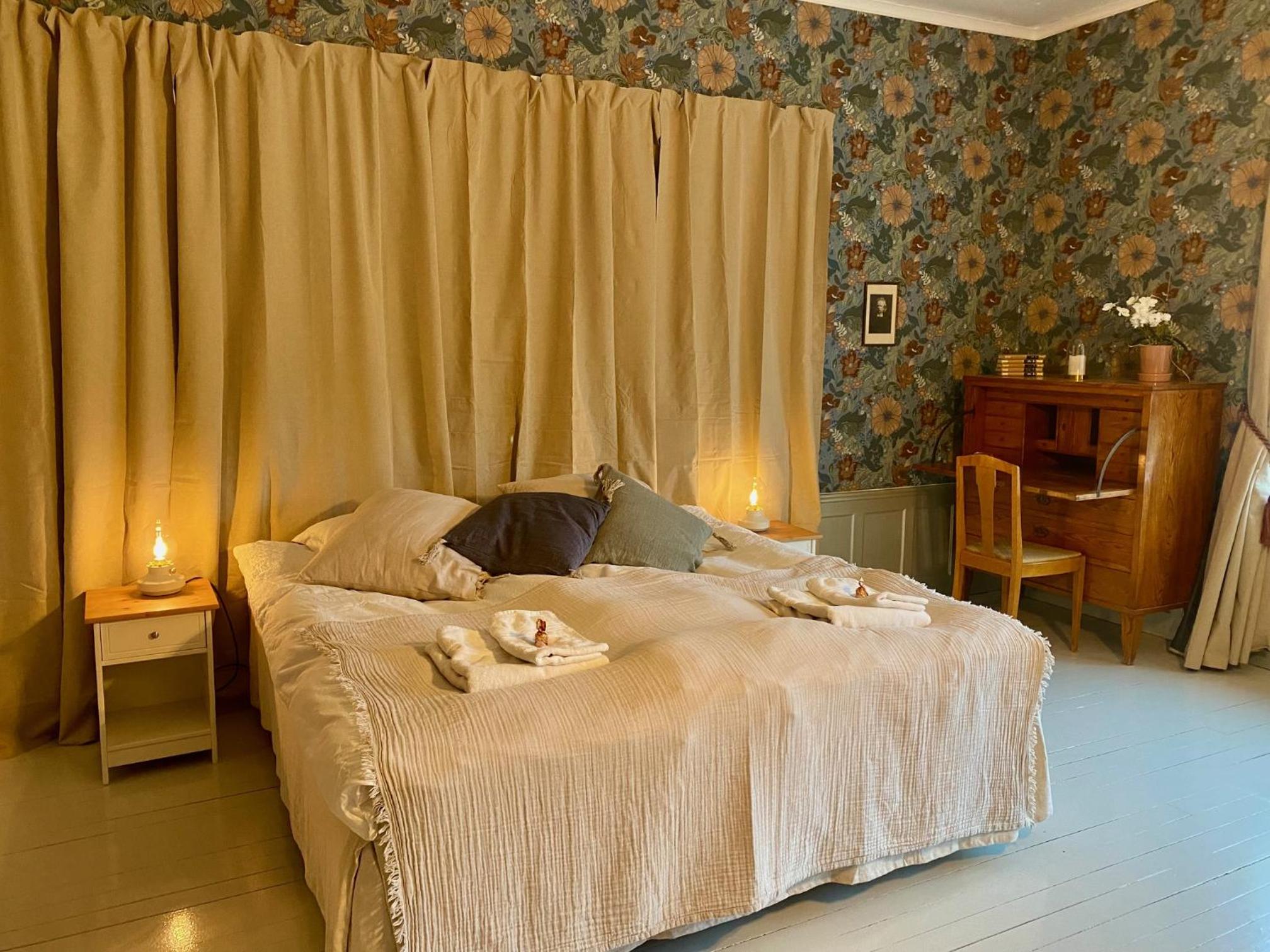 Deluxe Double Room with Extra Bed photo 1