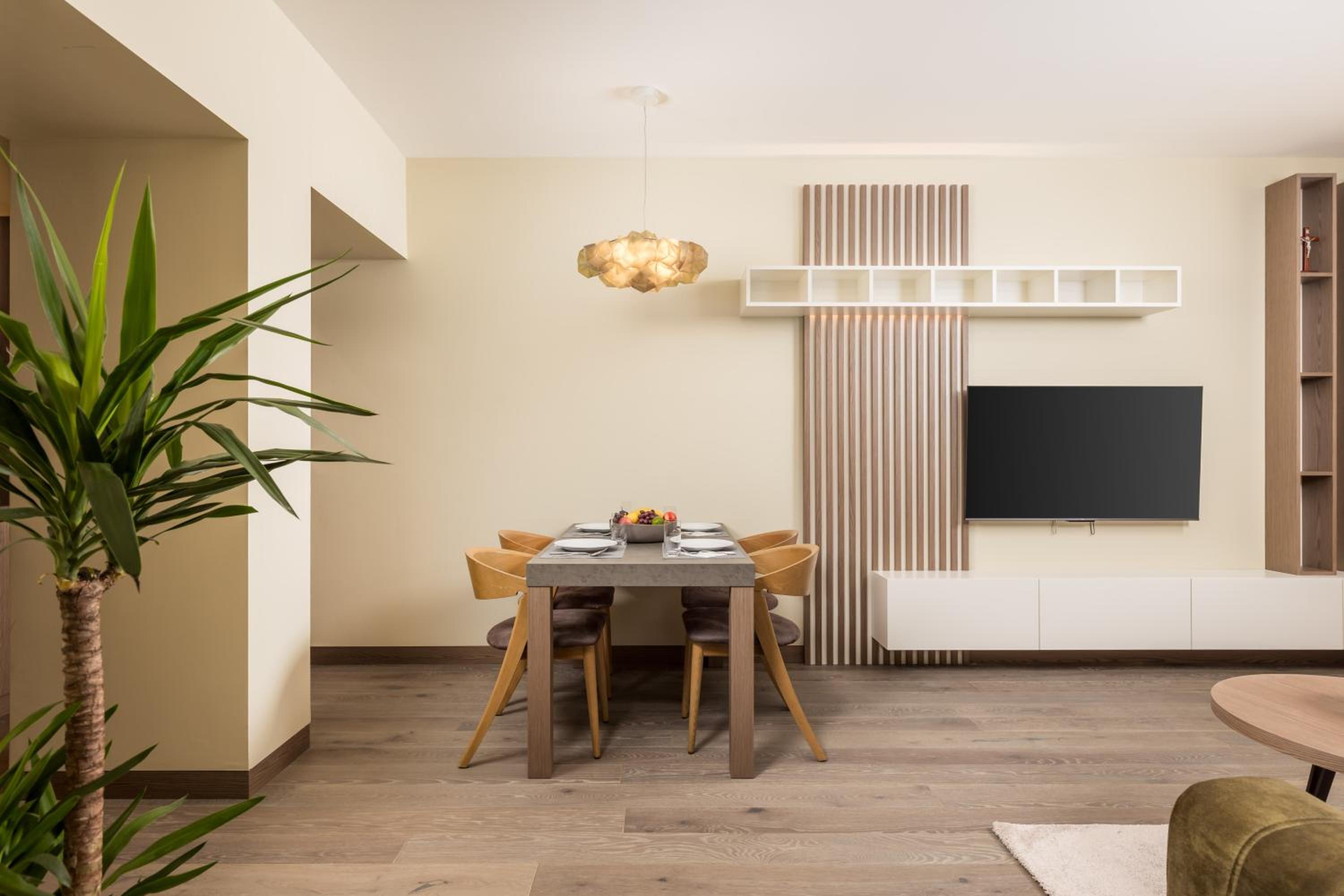 Apartment with Terrace - Photo 14