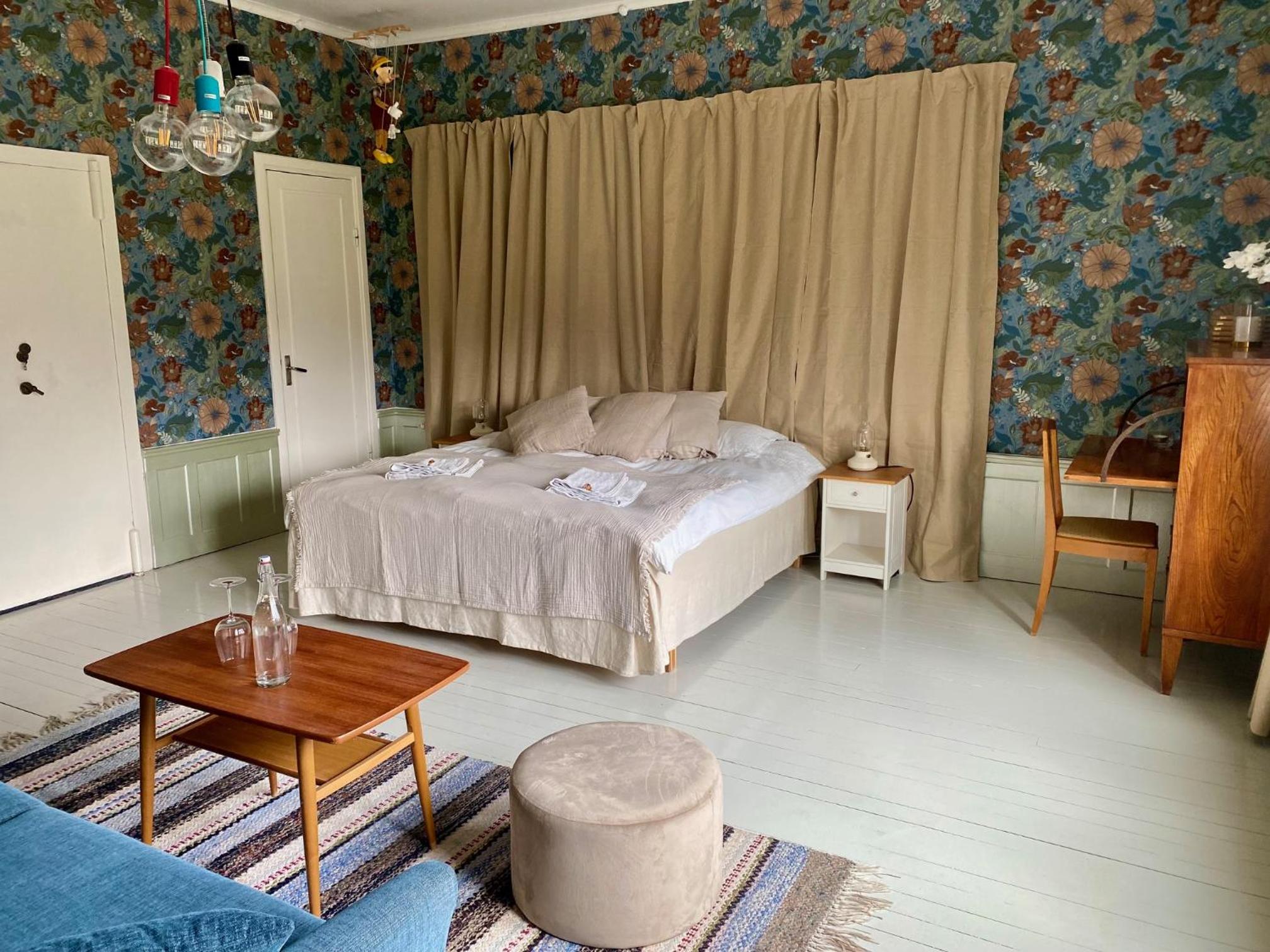 Deluxe Double Room with Extra Bed photo 2