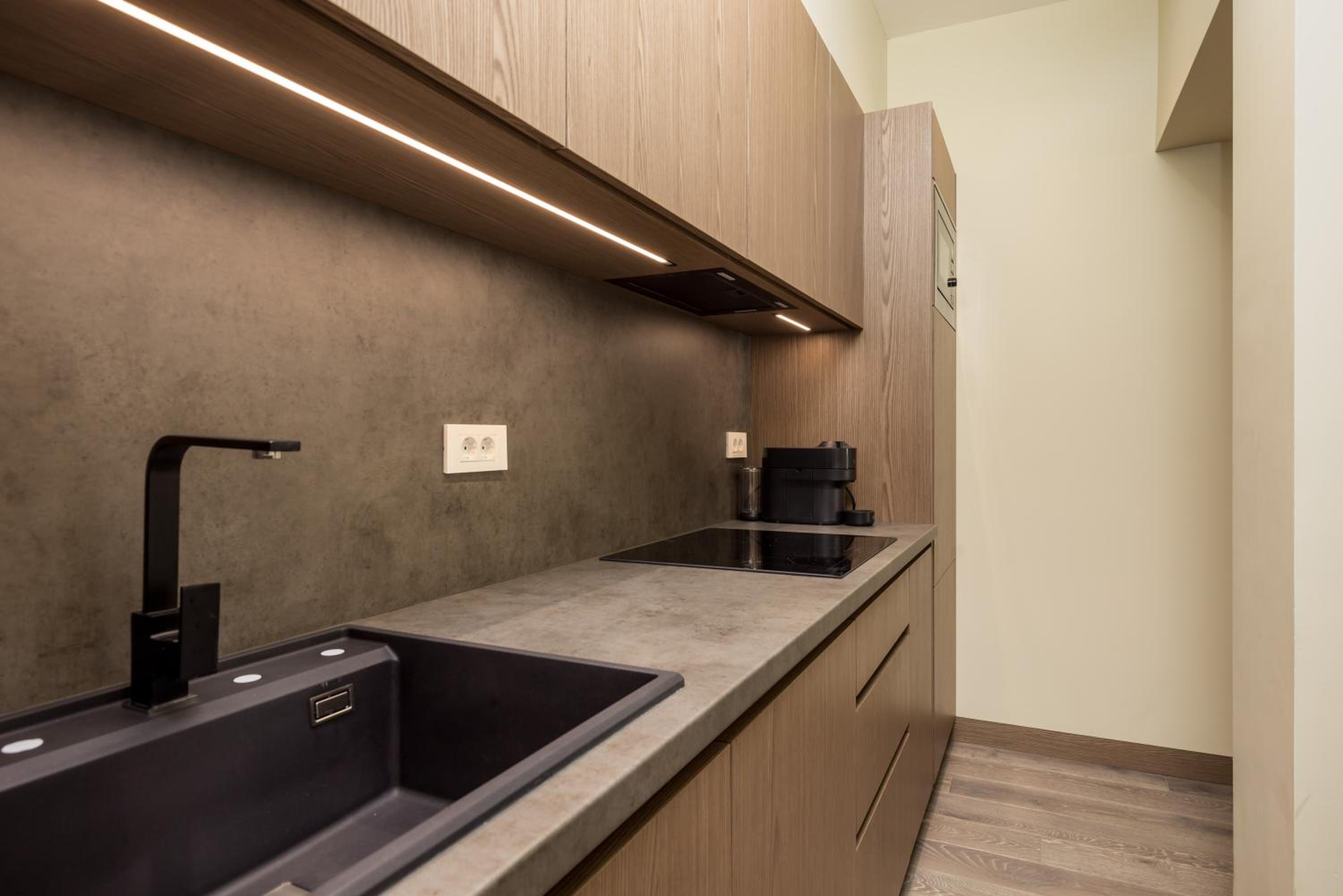 Apartment with Terrace - Photo 15