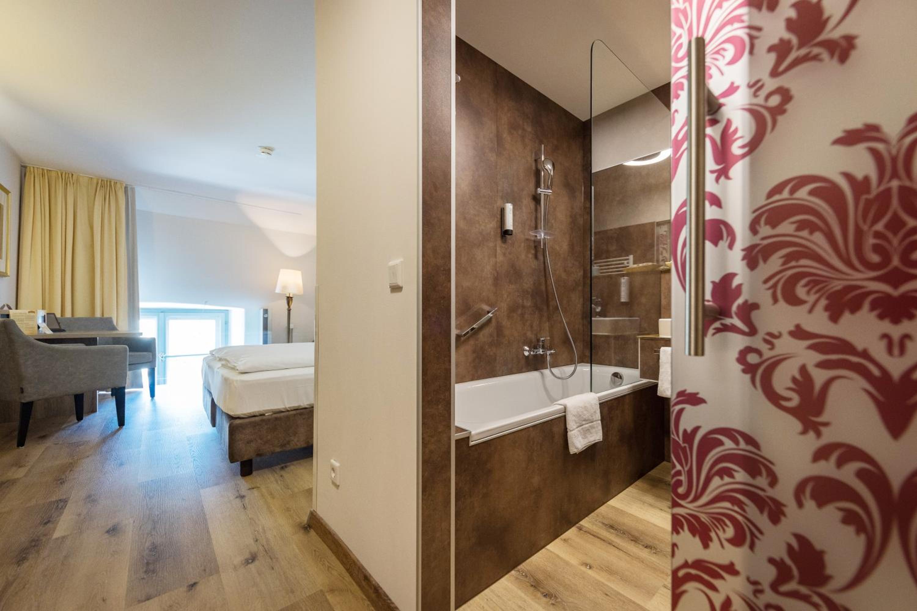Duplex Suite - Photo 3