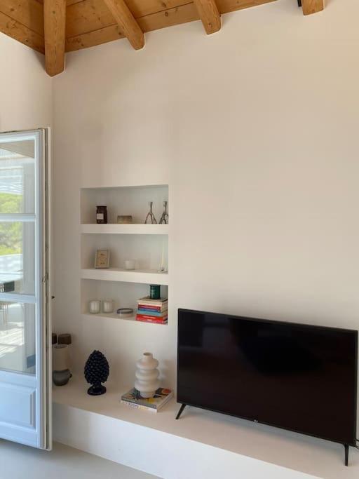 Three-Bedroom Villa photo 2
