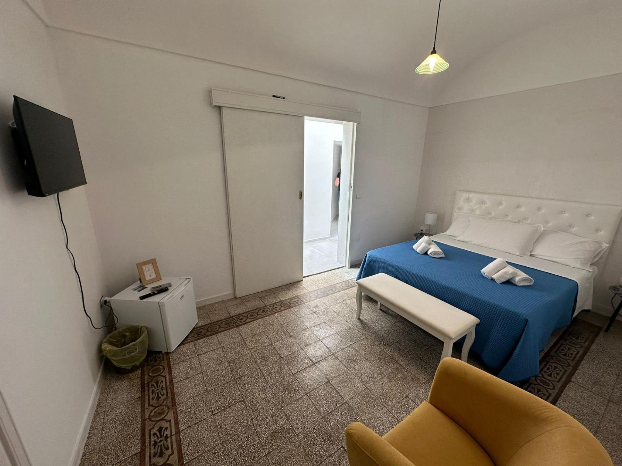 Large Double Room photo 1
