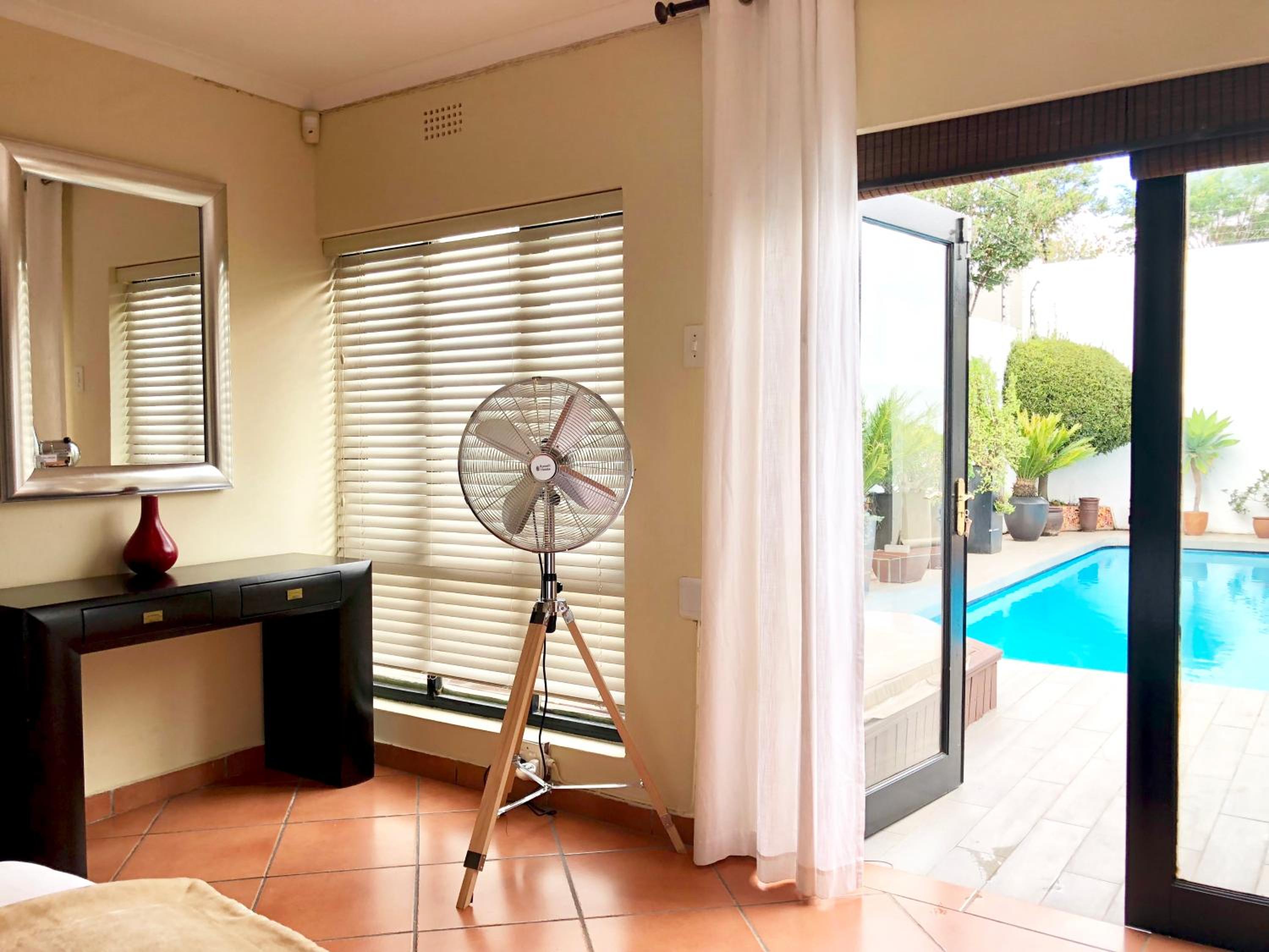 King Suite with Pool View photo 2