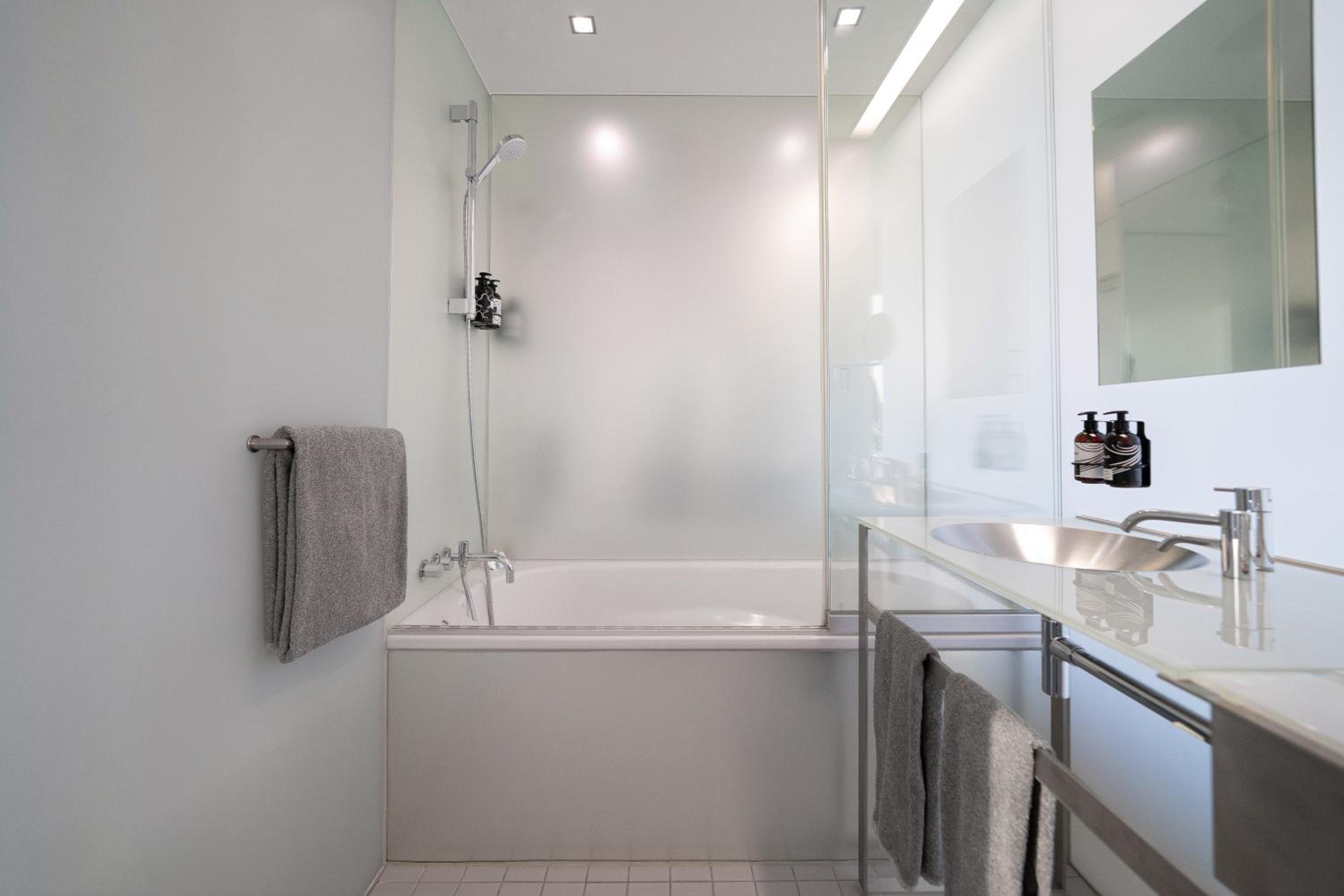 Innside Premium Room thumbnail 6