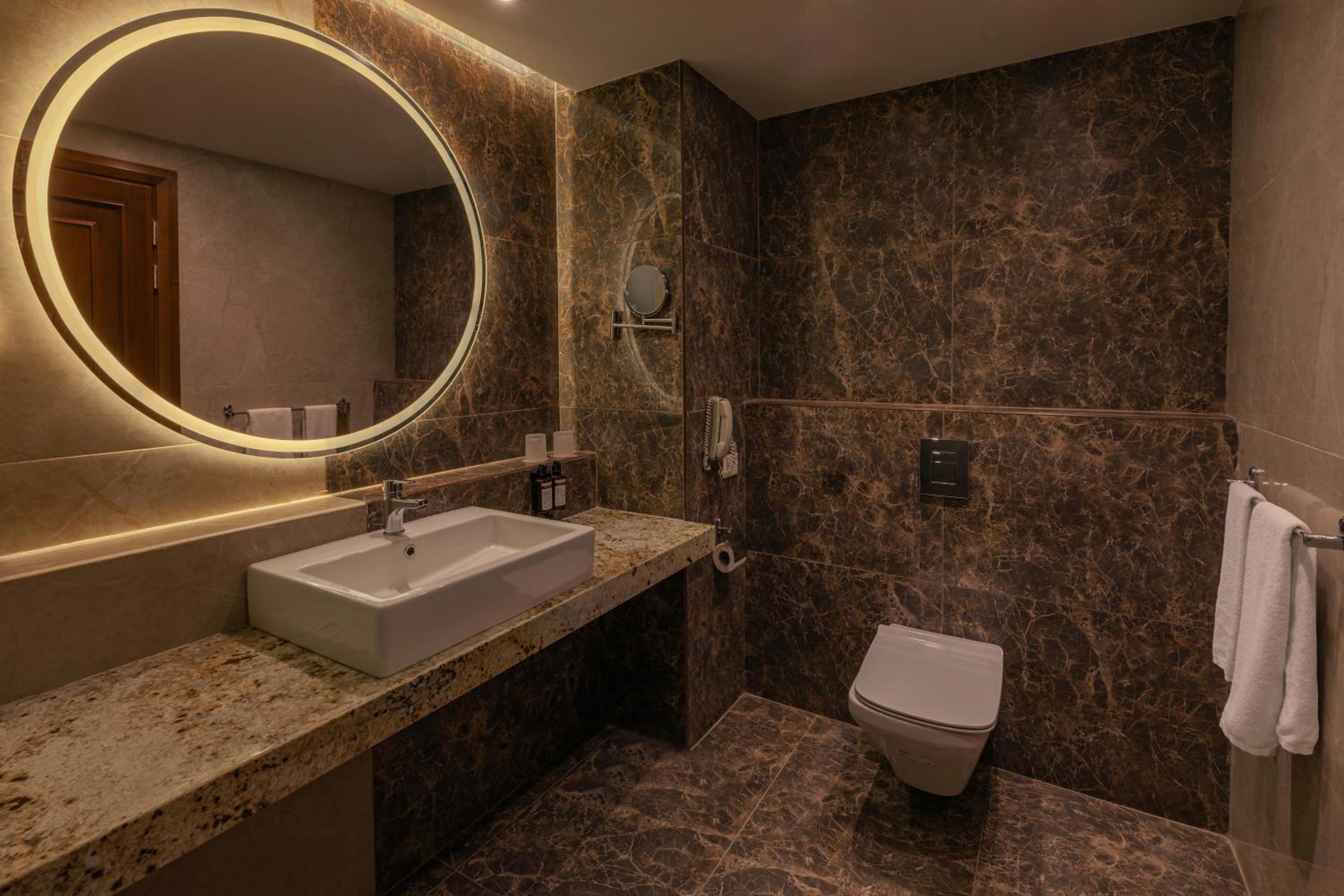 Premier Room thumbnail 6
