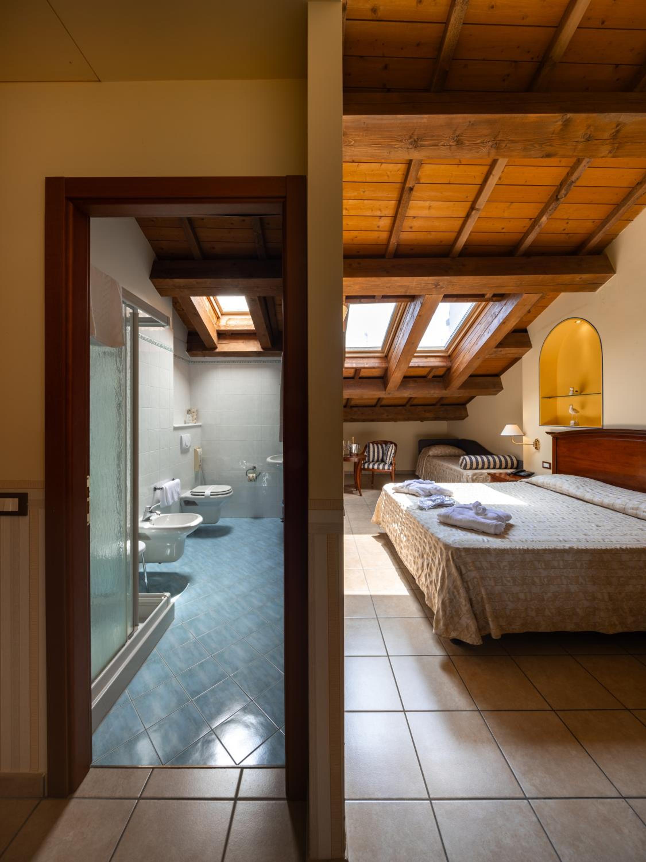 Family Junior Suite - Photo 6