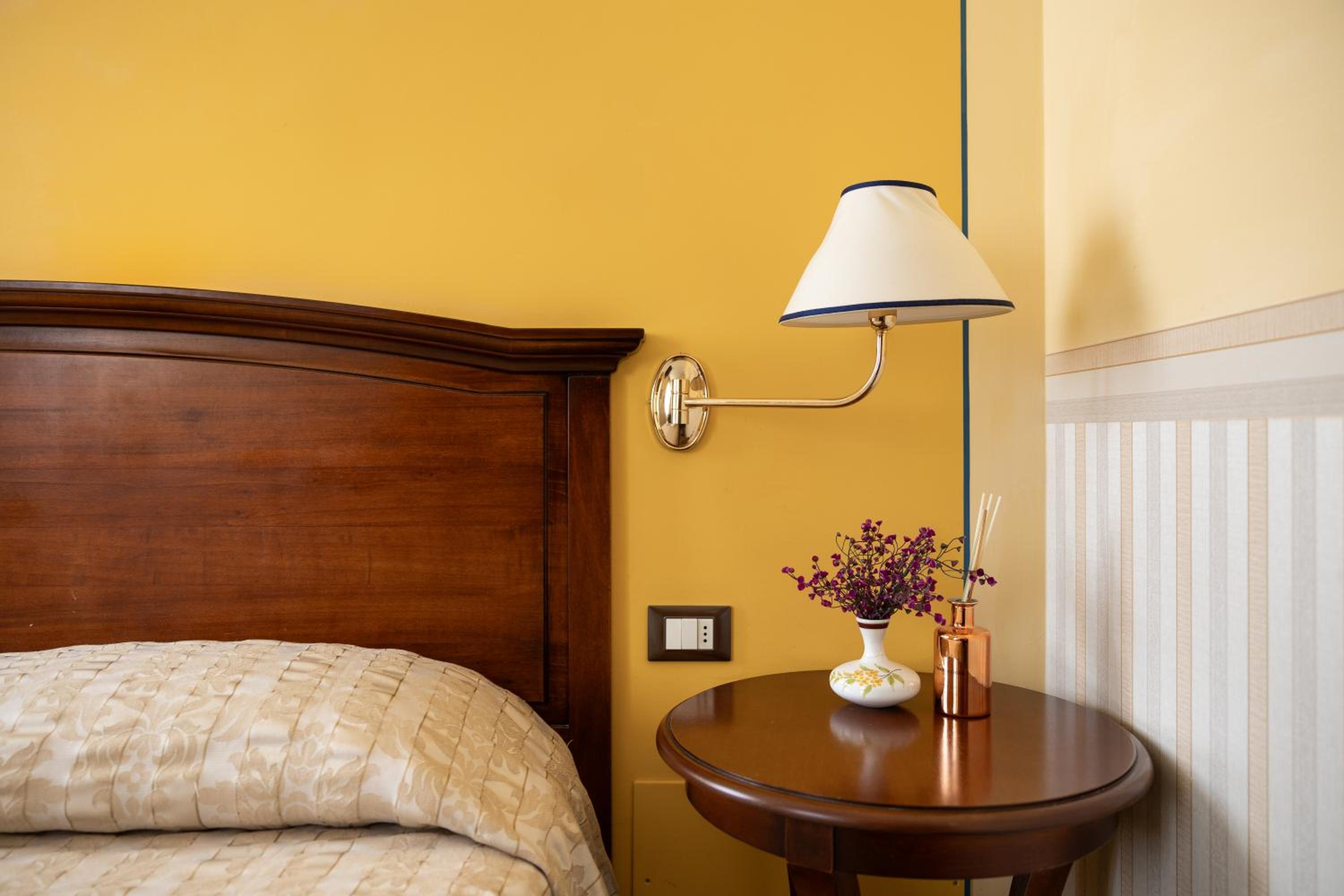 Double Room - Photo 10