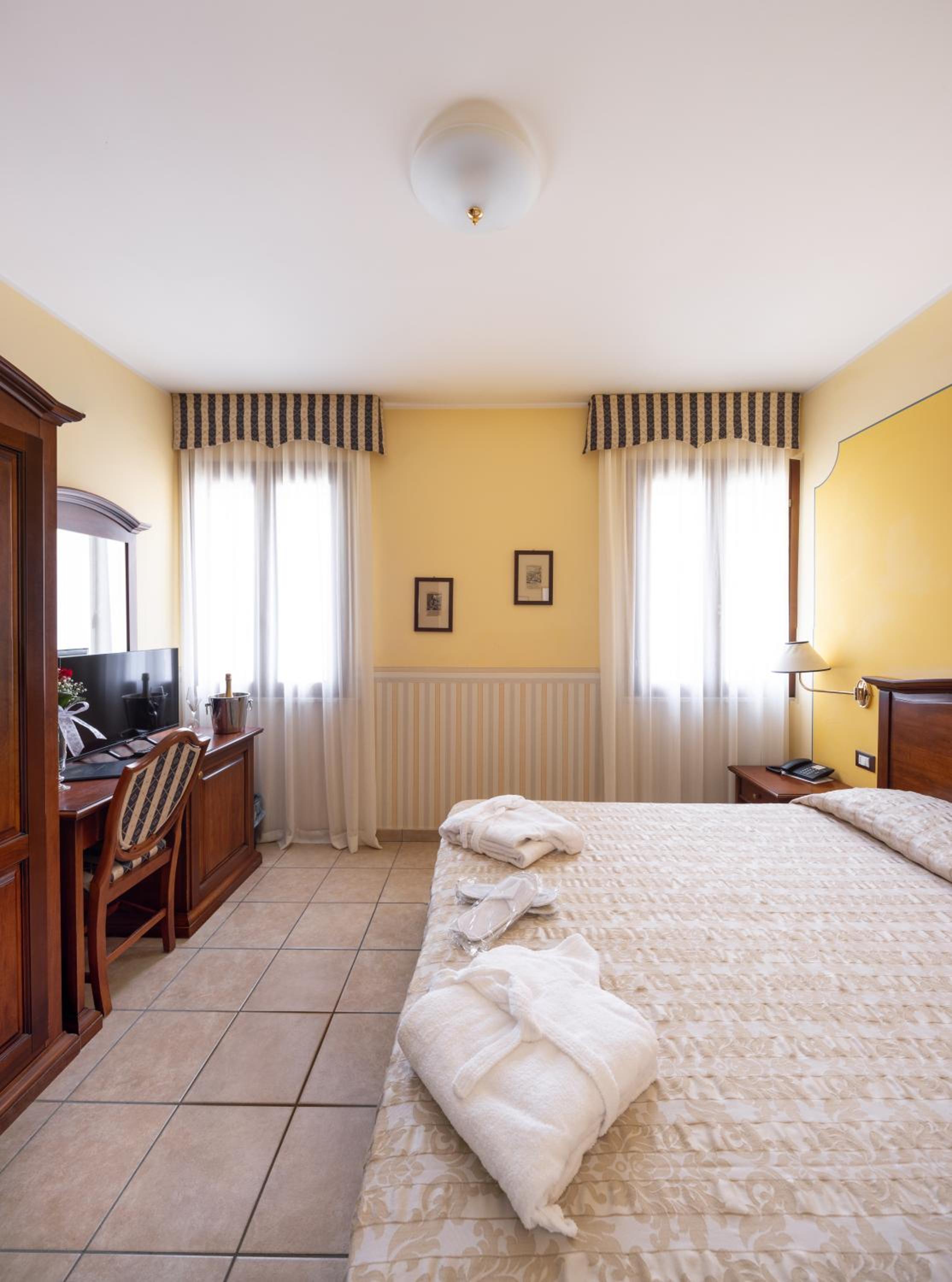Double Room - Photo 1