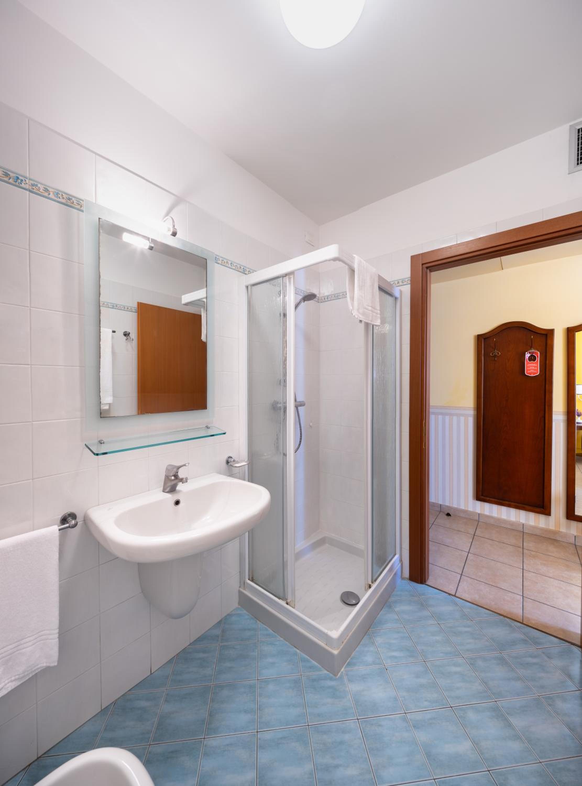 Double Room - Photo 9