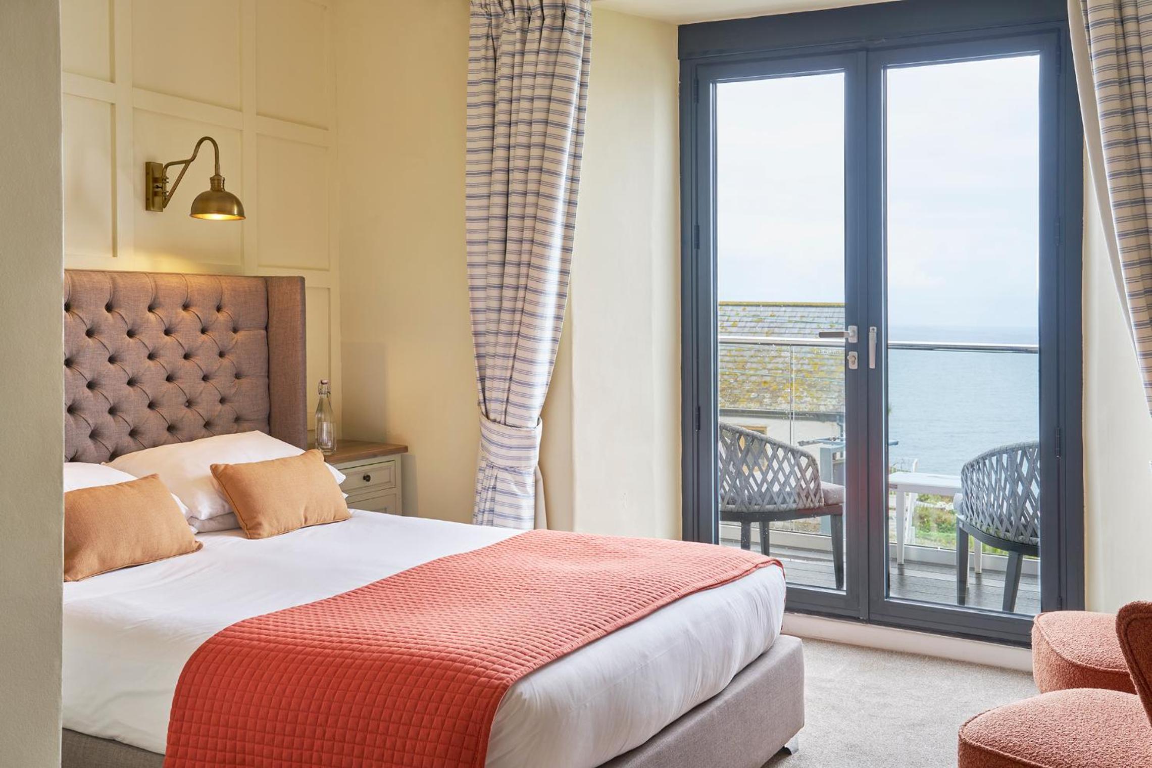 Deluxe Double Room with Balcony and Sea View