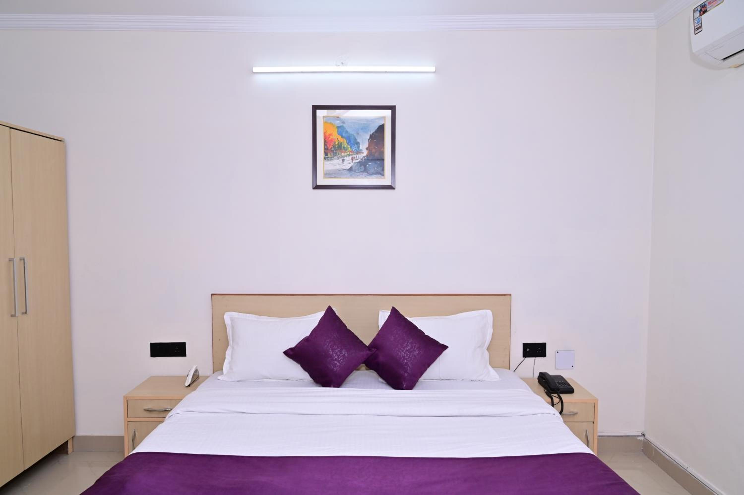 Deluxe Double or Twin Room - Photo 5