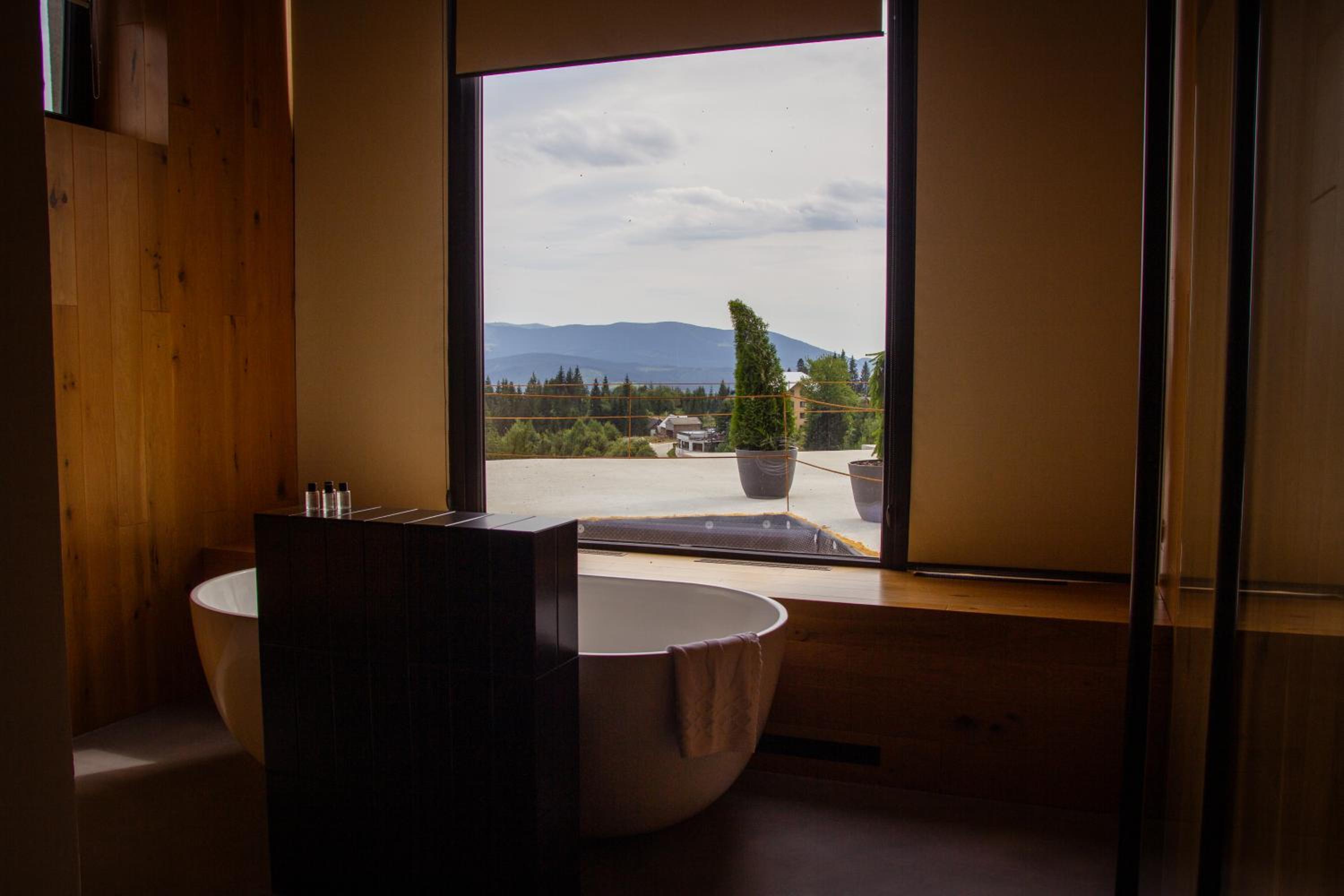 Deluxe Double Room with Bath photo 3