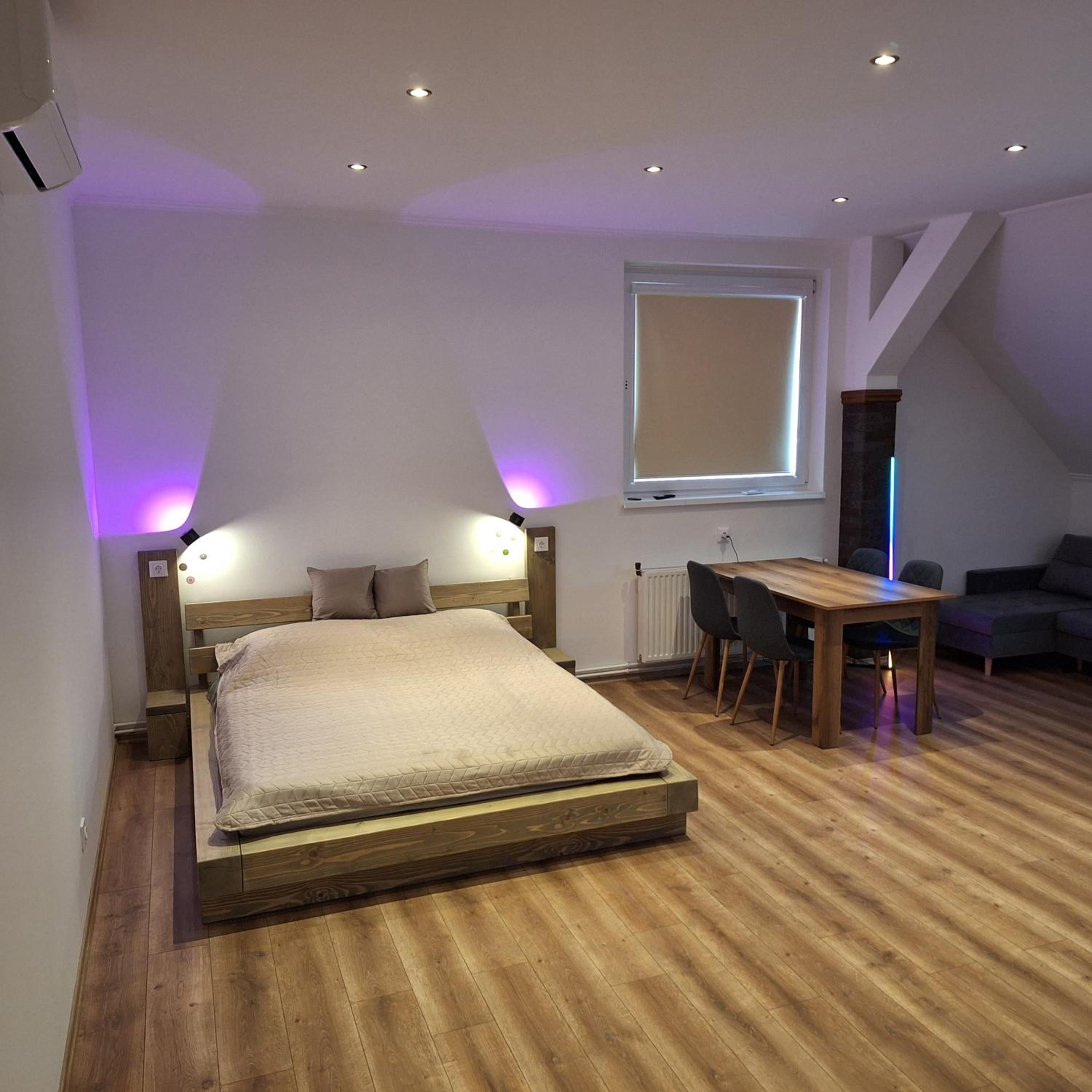 Deluxe King Studio