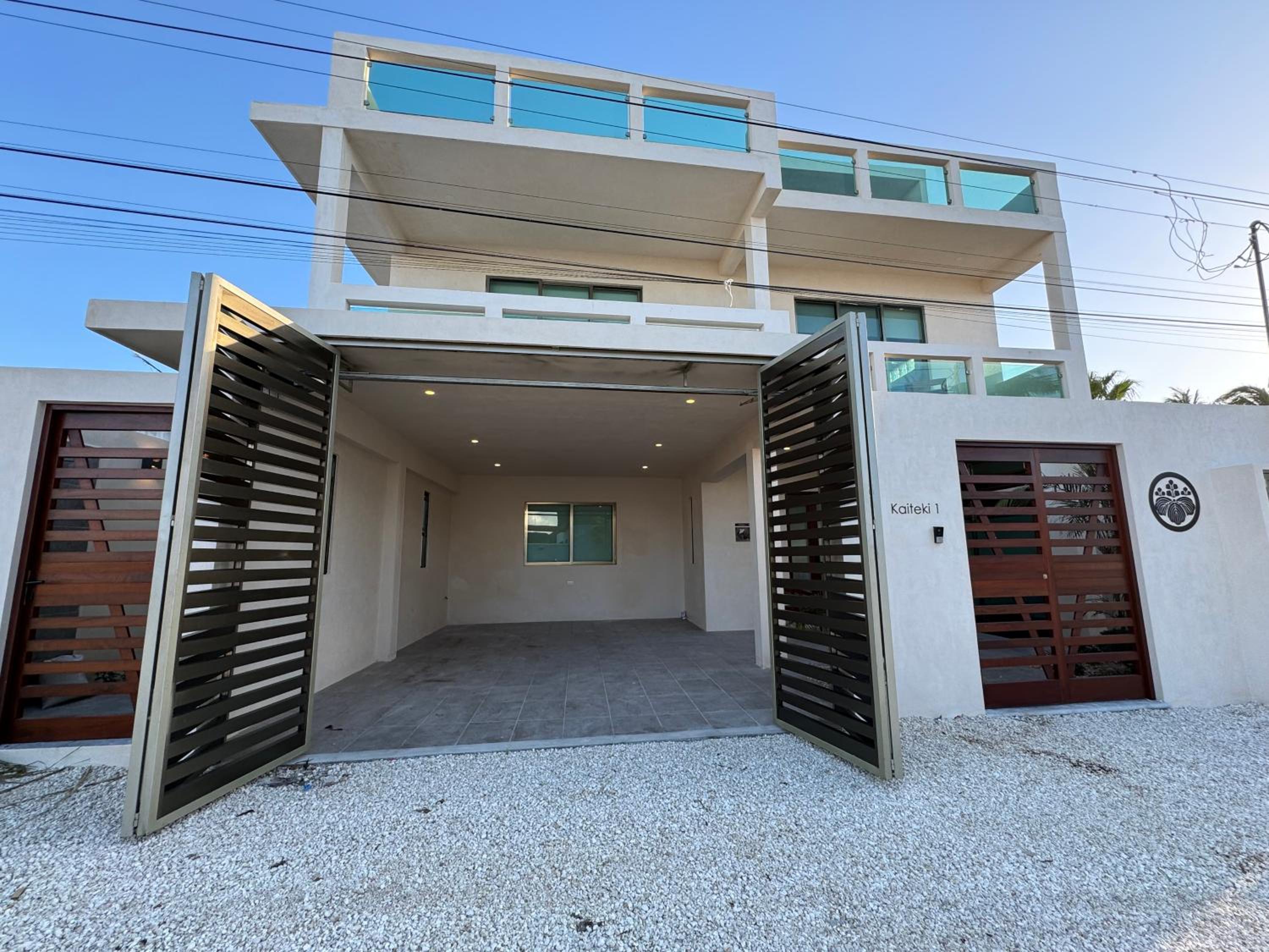 Two-Bedroom Deluxe Apartment With Balcony photo 2