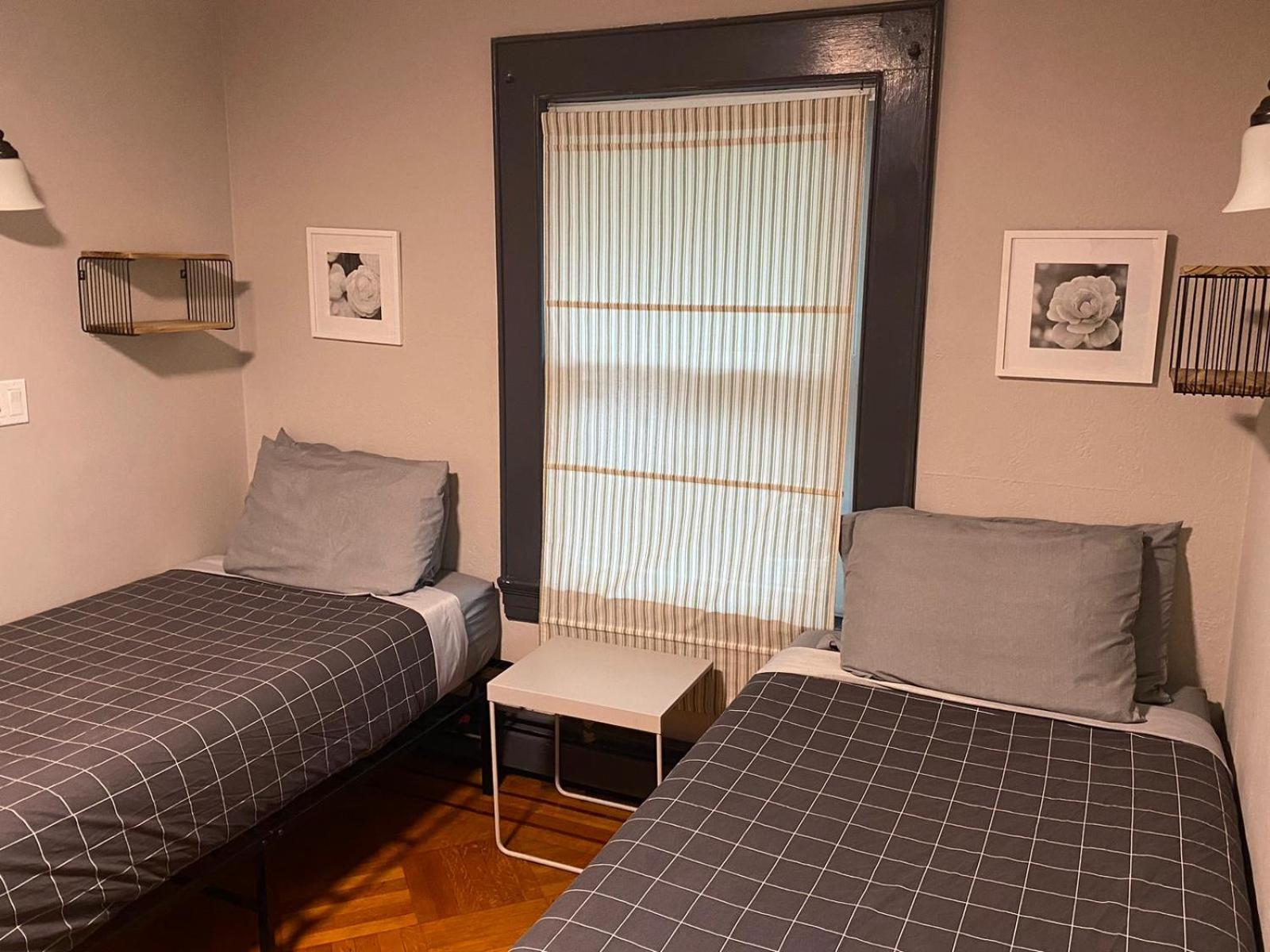 Twin Room with Shared Bathroom photo 1