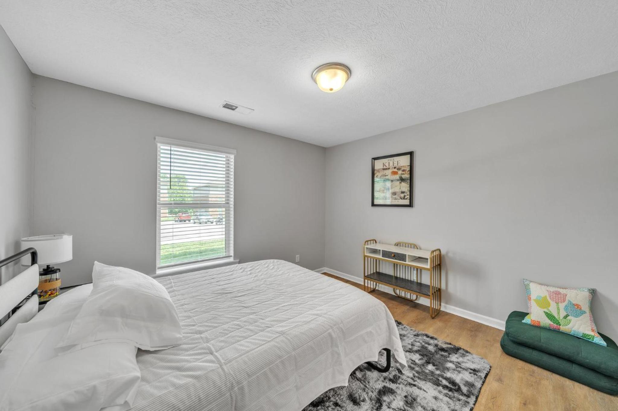 Apartment photo 2