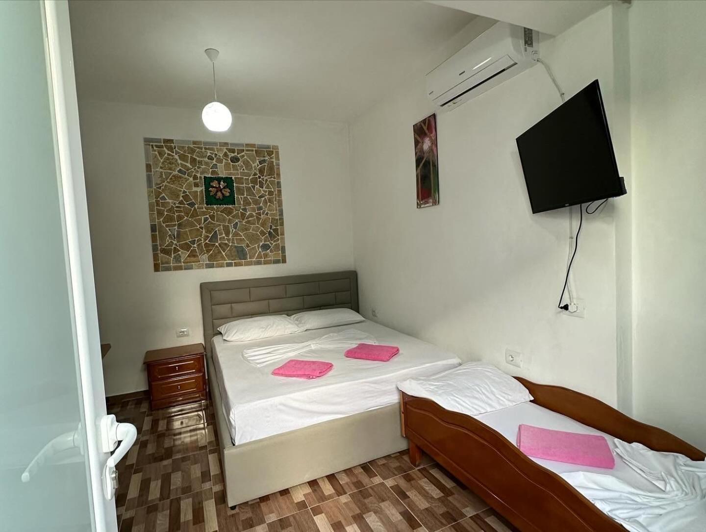 Apartment With Garden View