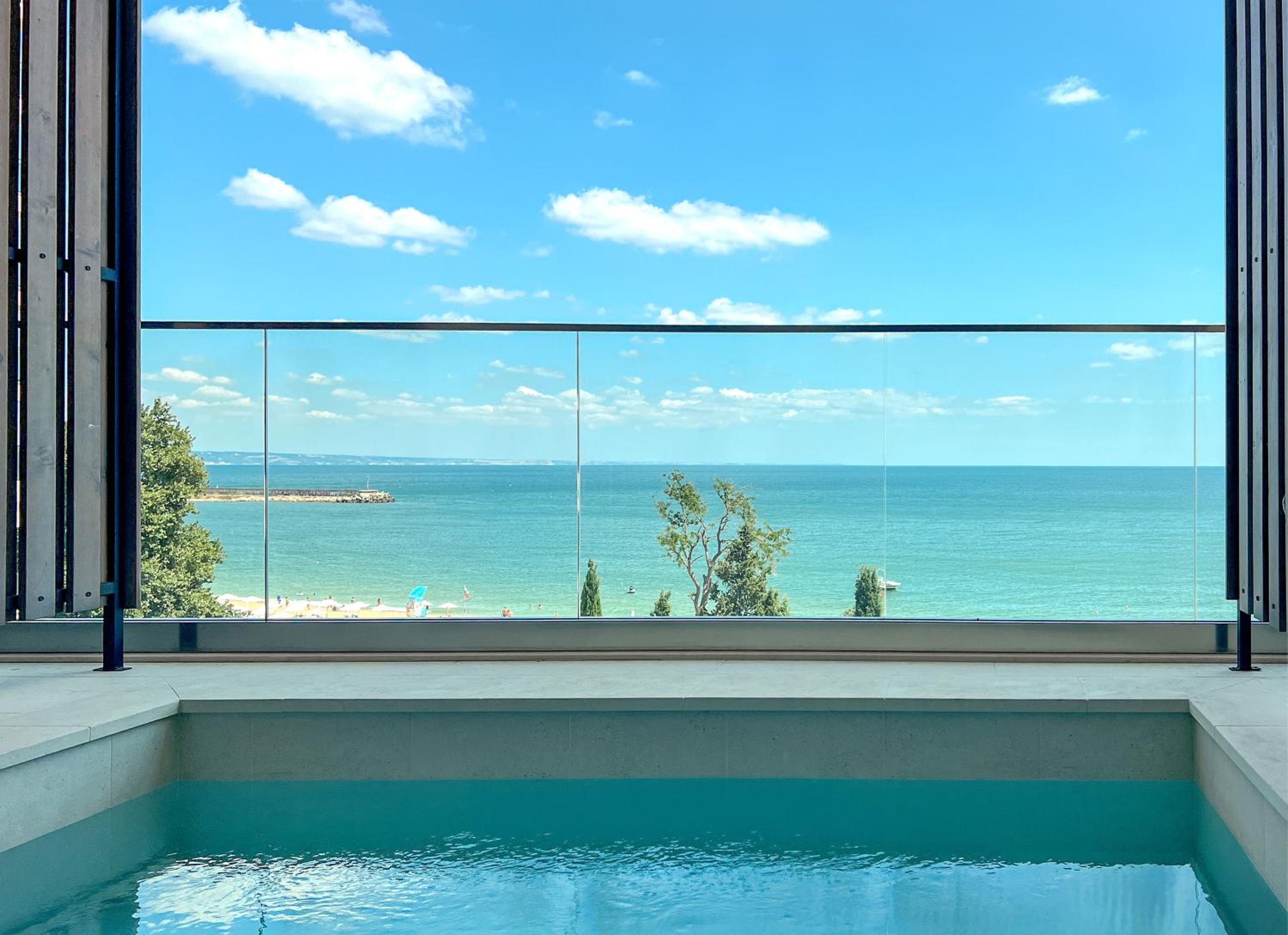 Deluxe SWIM-UP (16+) Double Sea View Room  photo 3